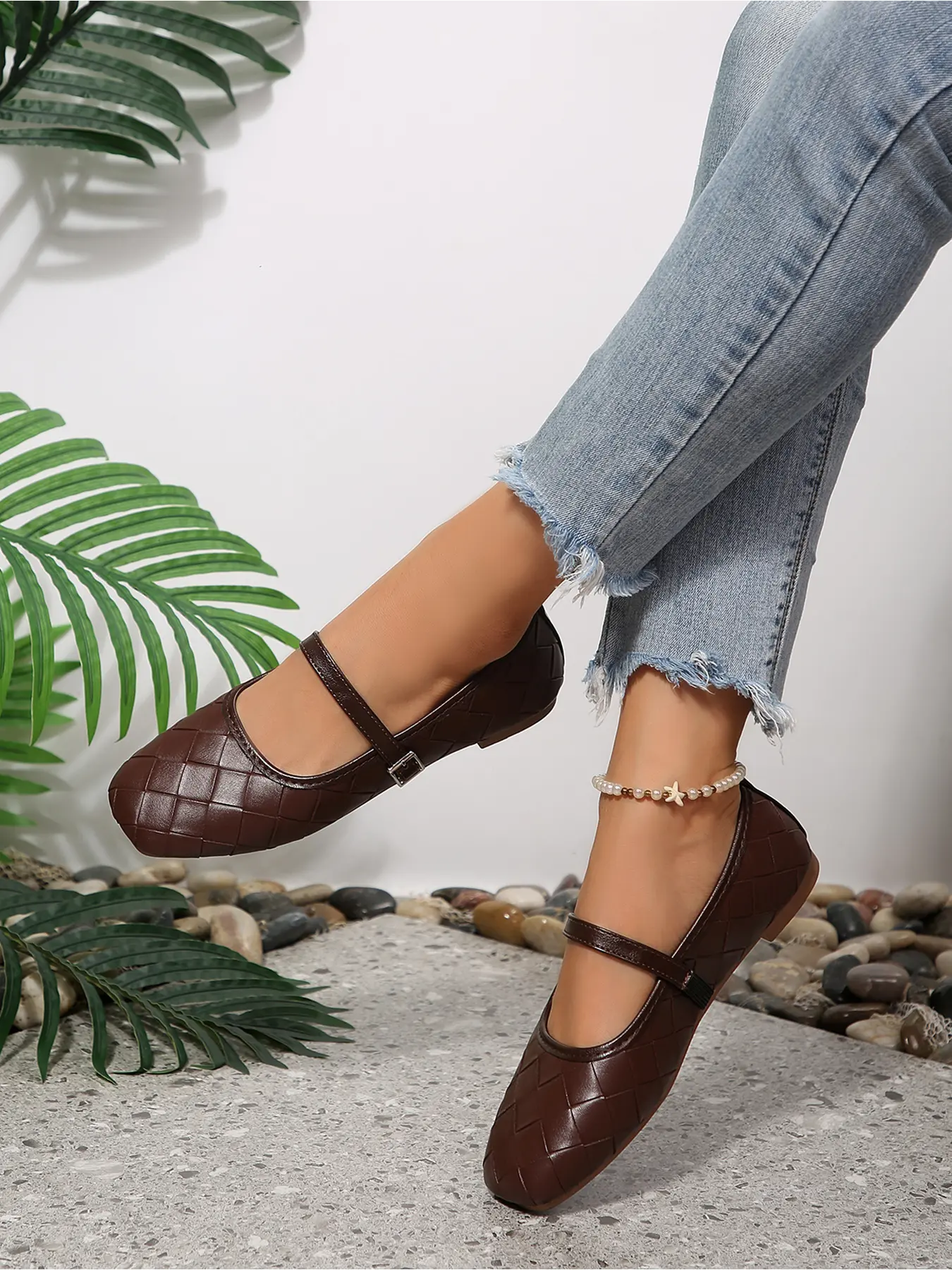 Women's Low-Cut Mary Jane Pumps with 3D Checkered Embossing and Single Strap, Ideal for City Shopping