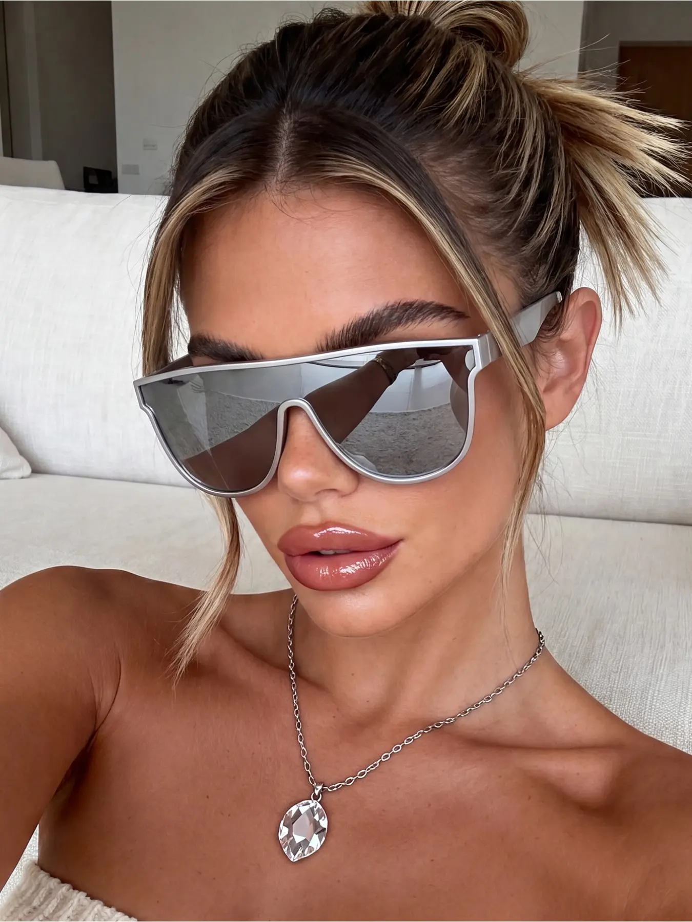 1 pair of men's and women's all-in-one mirrored reflective colored sports sunglasses, suitable for hiking, fishing, daily wear, street photography, street style outfits, holiday outfits, outdoor activities, vacation, driving, parties, and the beach.