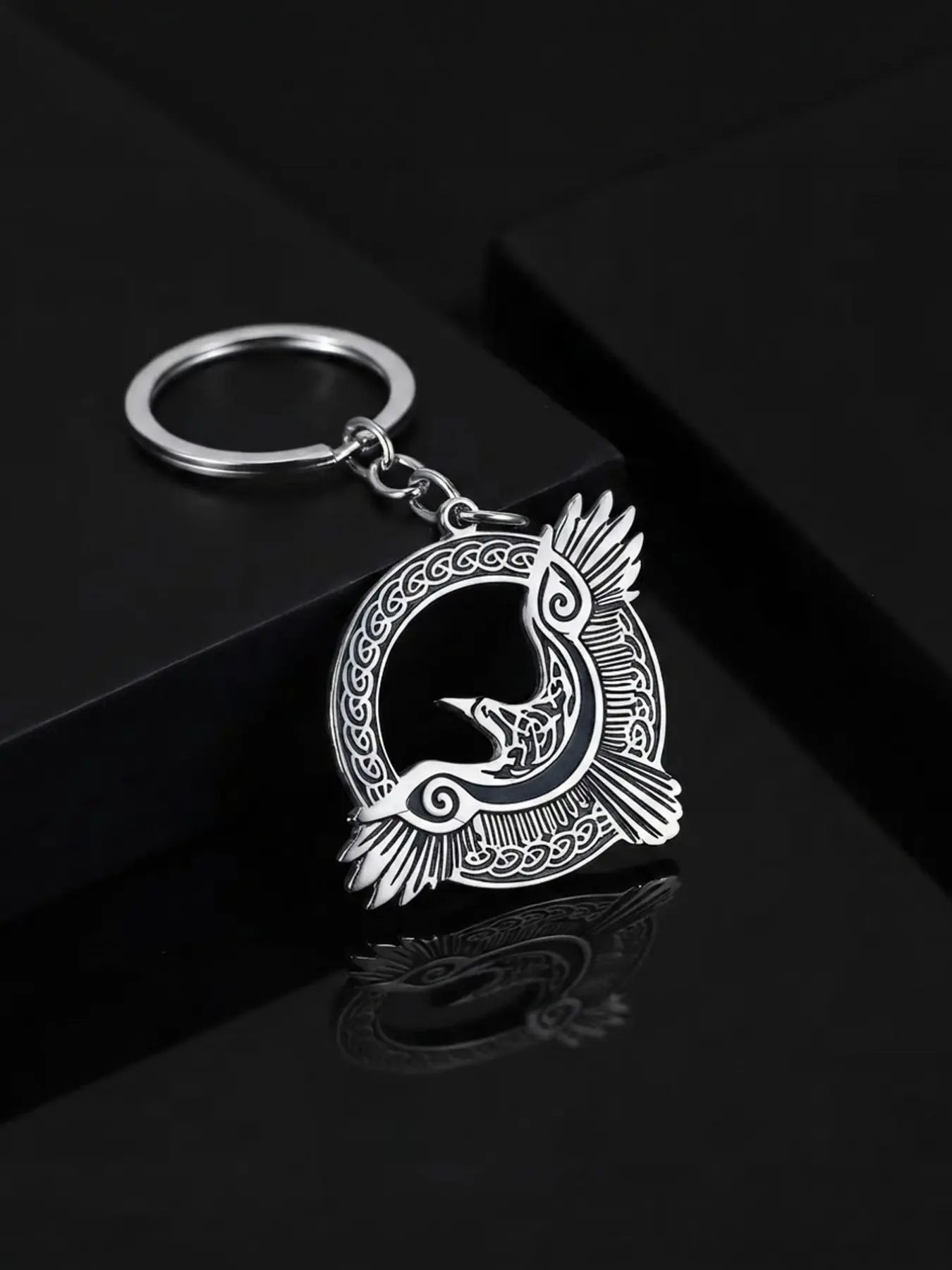 Nordic Viking Raven Totem Keychain, Vintage Celtic Pattern Stainless Steel Pendant, Unique Car Bag Charm, Men's Fashion Accessory Gift
