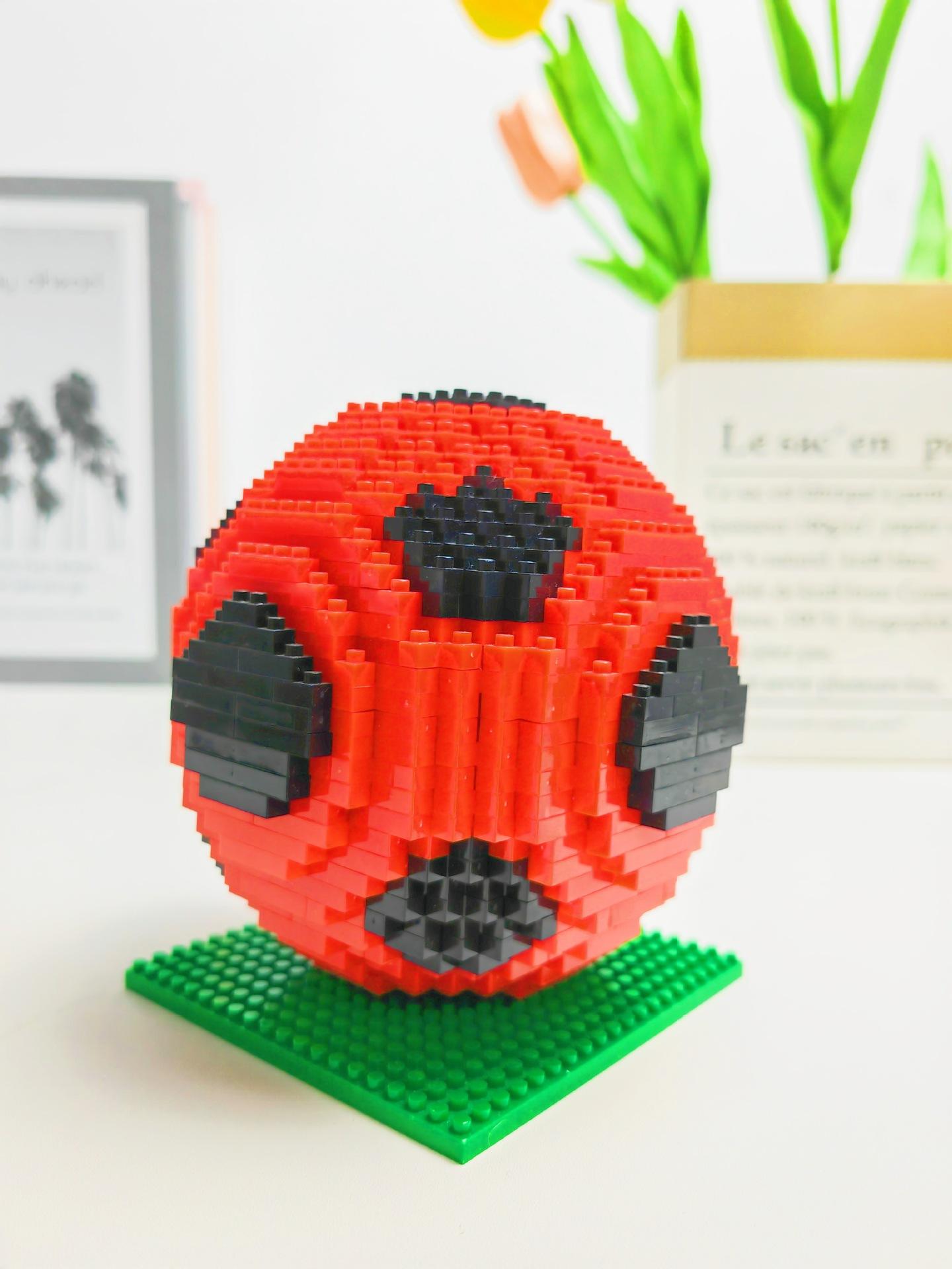 Popular football building blocks, freely assembled educational toys, micro-particle ornaments, export building blocks