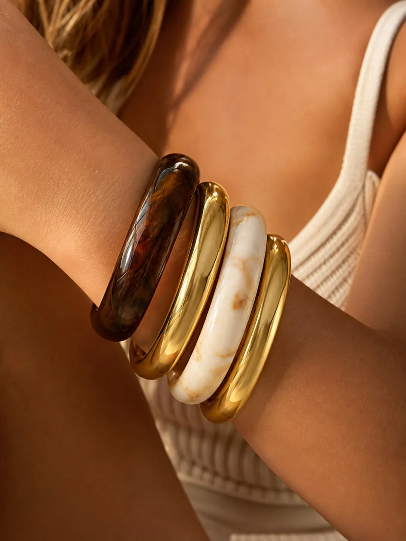 4Pcs Chunky Bangle Bracelets for Women, Gold & Brown Resin Stackable Bracelet Set, Trendy Thick Statement Bangles, Vintage Boho Fashion Jewelry Gift for Her, Stacked Design Bracelets