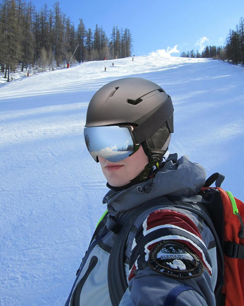 [Multi-Color Options]Adult Snowboard Helmet - Durable PC Shell, EPS Foam & Ventilation System - Unisex Ski Helmet in Matte Black, Gray & White for Men, Women & Youth