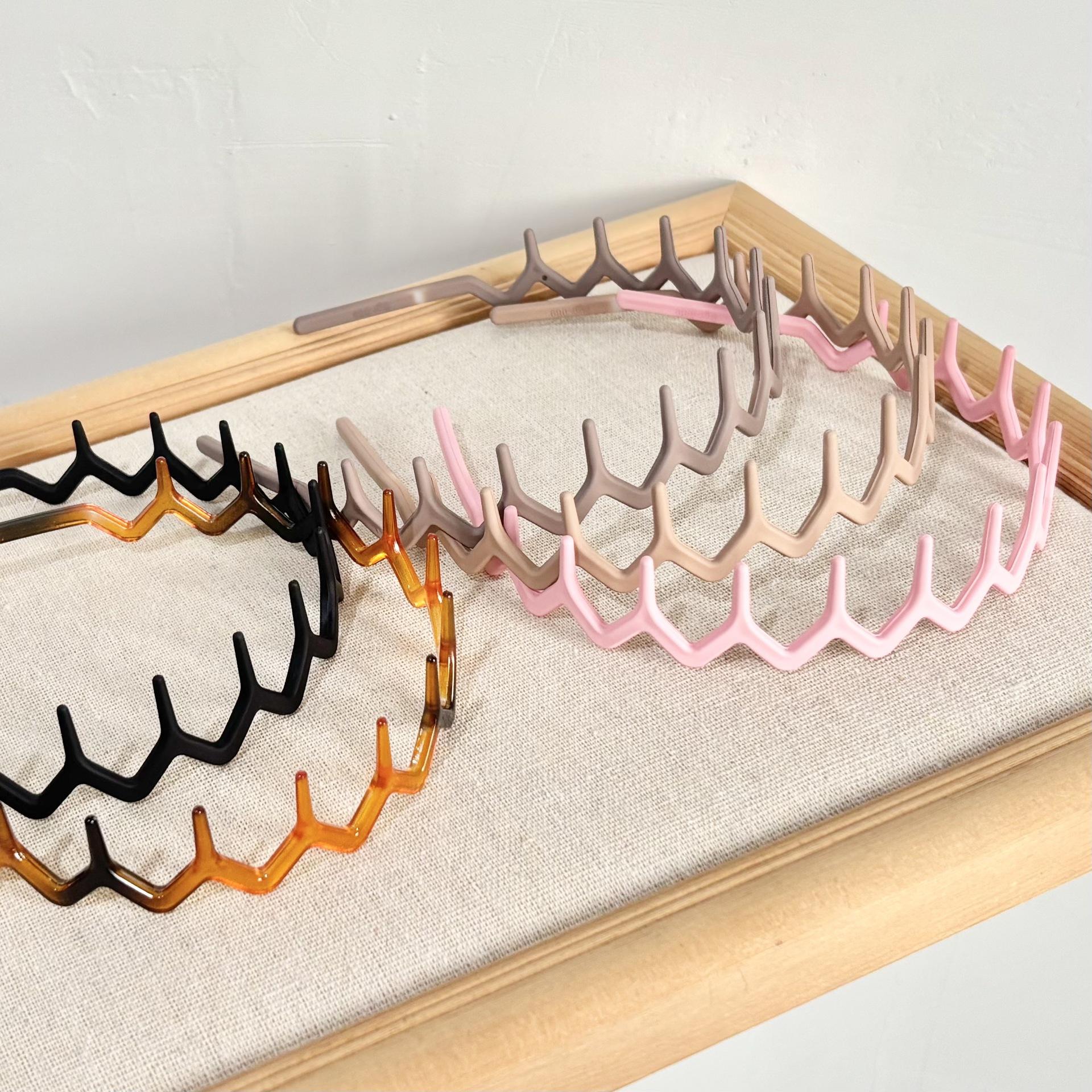 Headbands for Women & Teens, Plastic Hair Bands with Teeth Design, Non-Slip Combs, Ideal for All Seasons