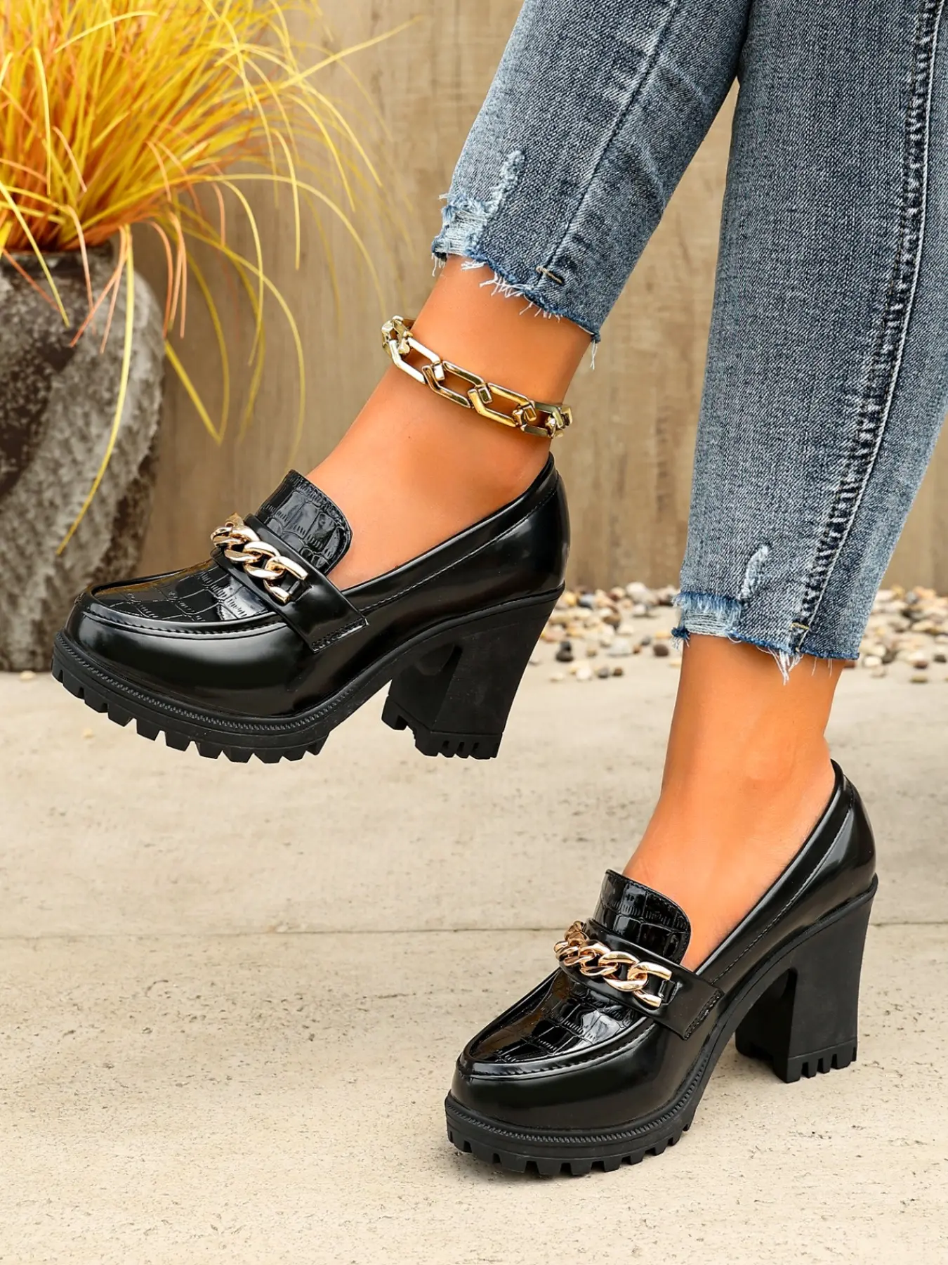 Women's Elegant Crocodile Pattern Dress Shoes, PU Leather, Rubber Sole, Metal Chain Buckle, Spring & Fall, Comfortable Heeled Oxfords