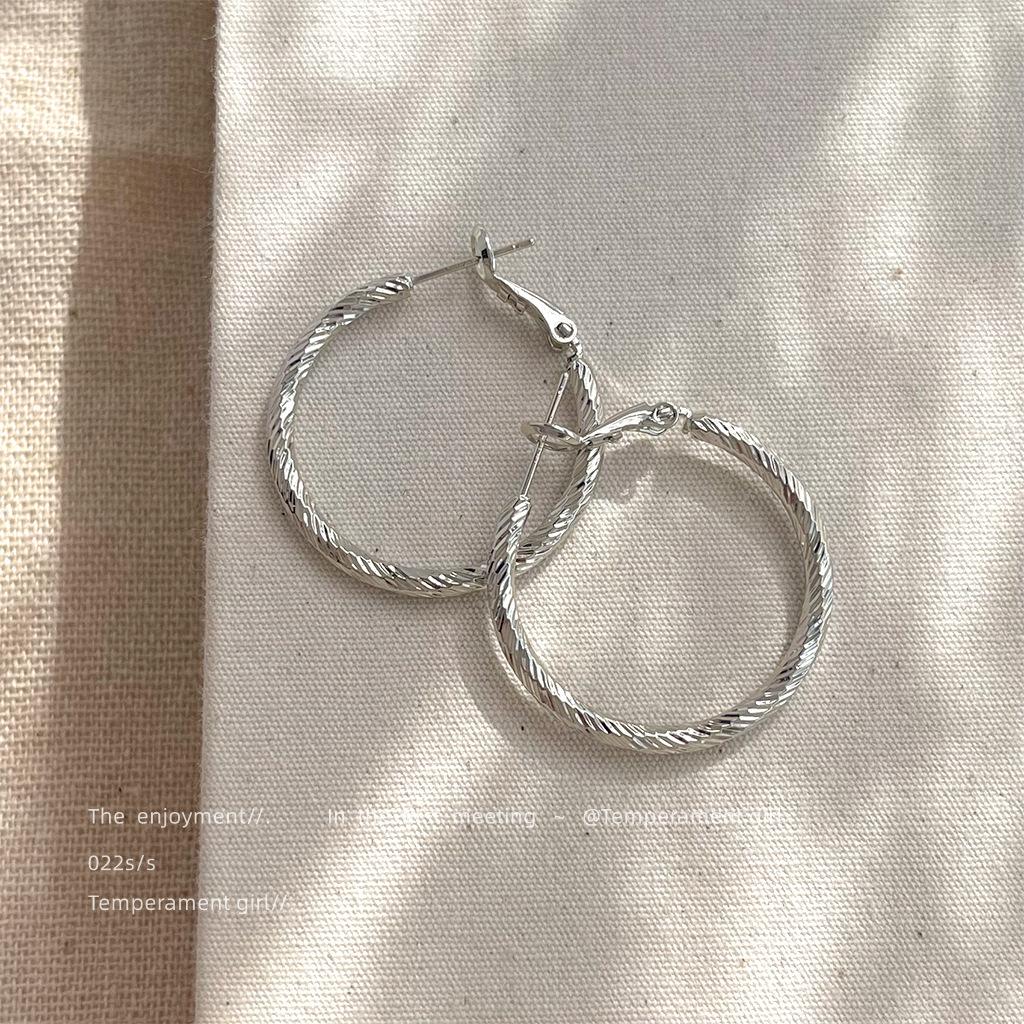 Pair Of  Earrings, Suitable For Women, Elegant Large Circle Design, 925 Silver Color, Hypoallergenic Ear Needles, Suitable For Daily And Vacation Wear, Suitable As Valentine's Day Gift