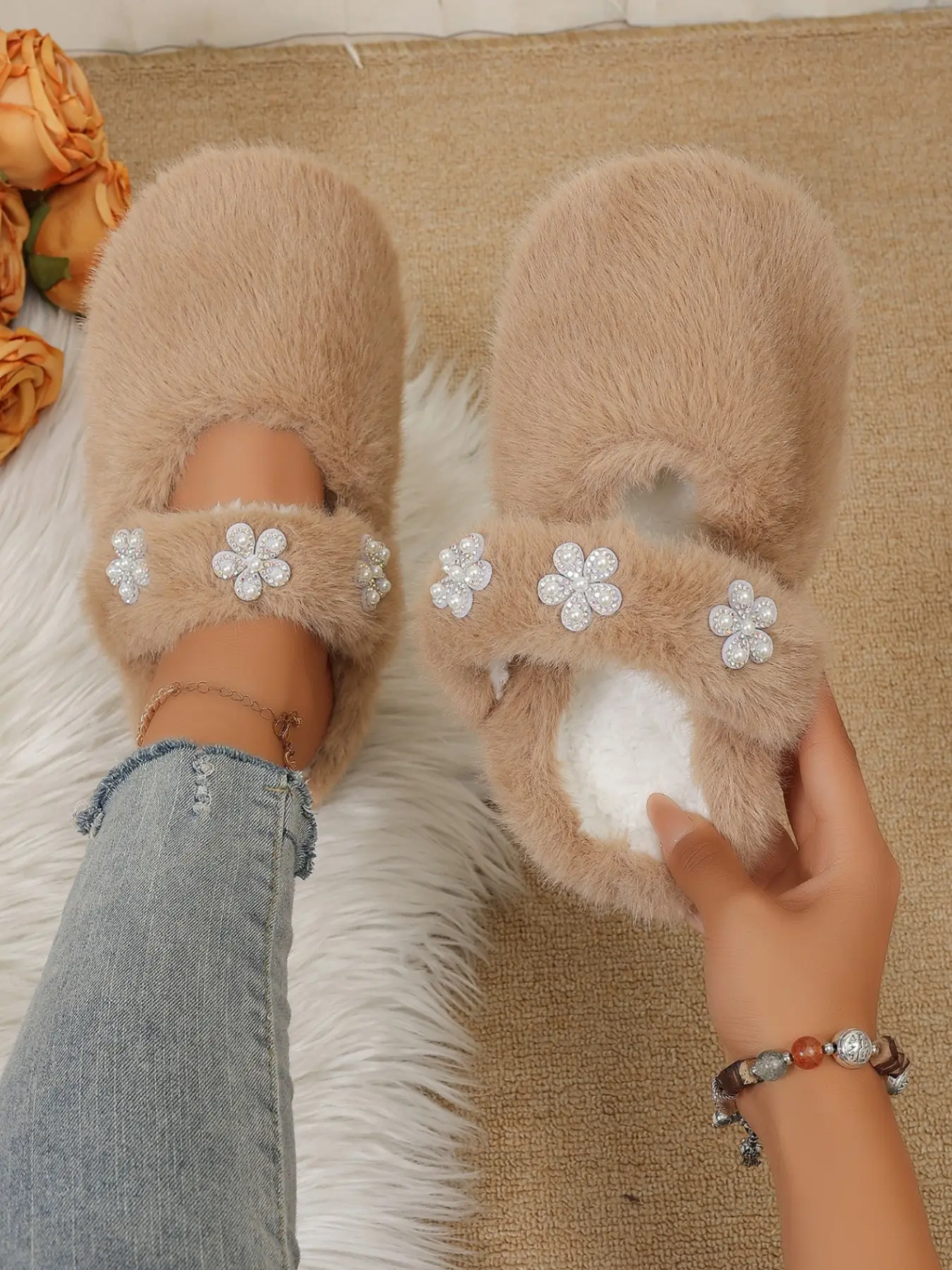 Women's Closed Toe Furry Slippers, Sweet Style Pearl Rhinestone Flower Decor Flat Sole Fleece Lined Non-Slip Warm House Shoes for Ladies Indoor Casual Daily Wear