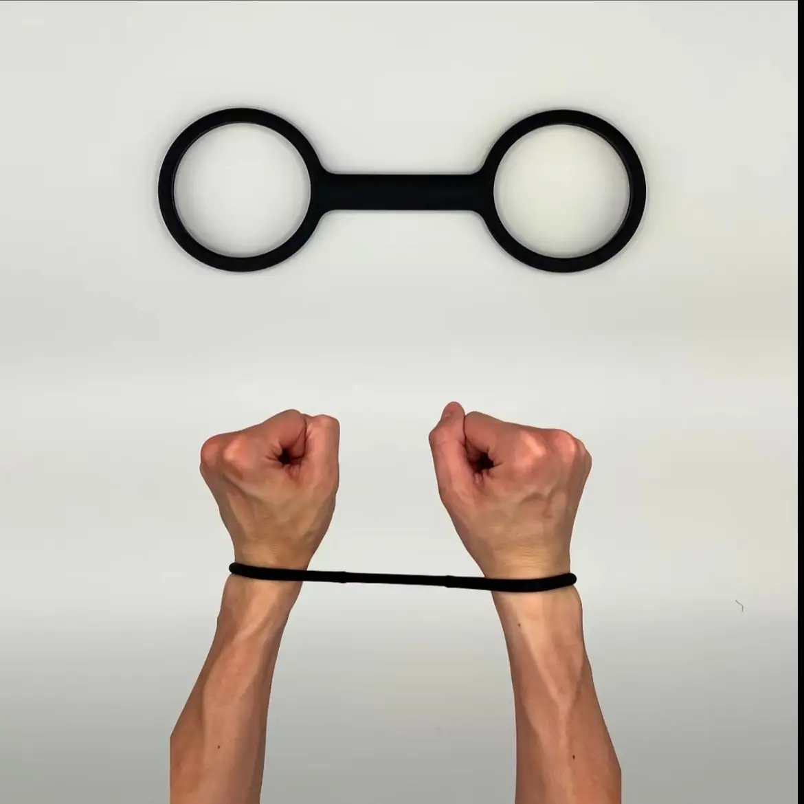 Durable Silicone Rubber Handcuffs, Perfect Prank Toy for Games, Ideal for Parties and Festive Play, Model 2/8, No Ca Prop