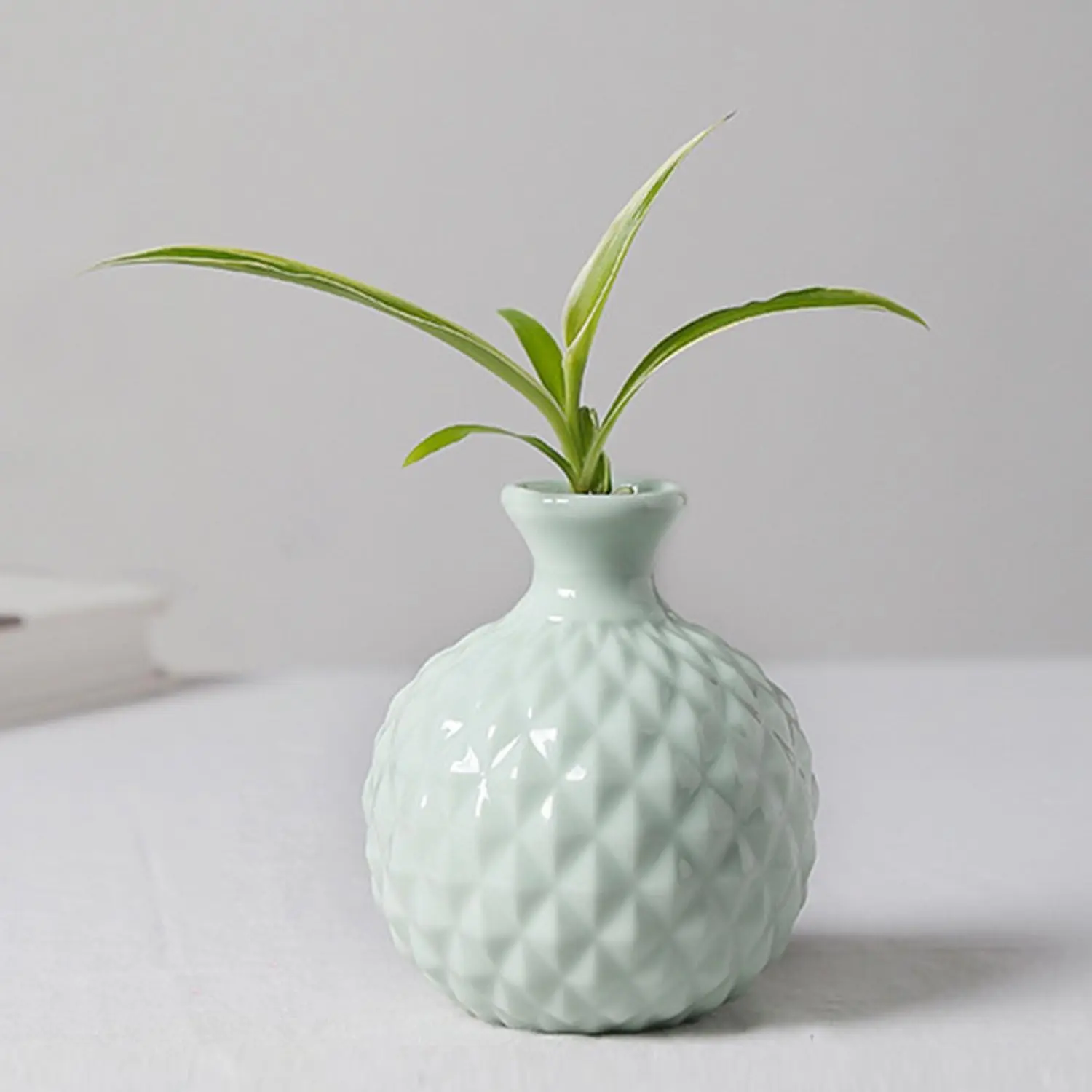 Ikebana Vase Flower Arrangement Bud Vase Hydroponics Macaron Colorful Ceramic Decorative Vase (Light Green)