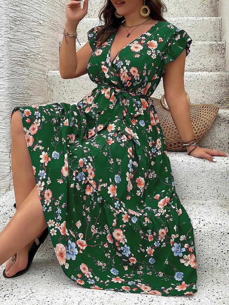 Plus Size Floral Print V Neck Dress, Casual Fashion Short Sleeve Dress for Daily Outdoor Wear, Women Plus Clothing for All Seasons