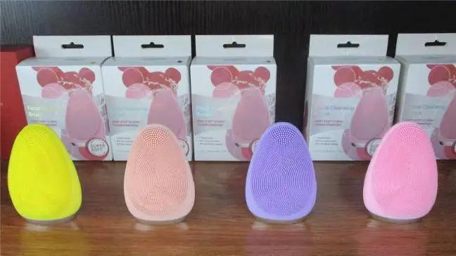 Facial Brush Cleansing Circular Shaped Face Silicone Scrub Portable Mini USB Brush Cleansing