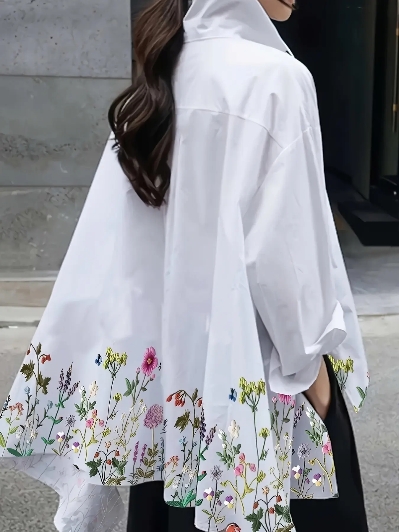 Plus Size Women Floral Blouse Casual Roll-Sleeve Asymmetric Hem Shirt, Boho Clothing Blouse, Y2K Clothes Summer Daily Wear, Trendy Artistic Tops, Comfortable Relaxed Fit Casual Ensembles, Stylish Botanical Detail Party Casual Wear, Boho Style Shirt