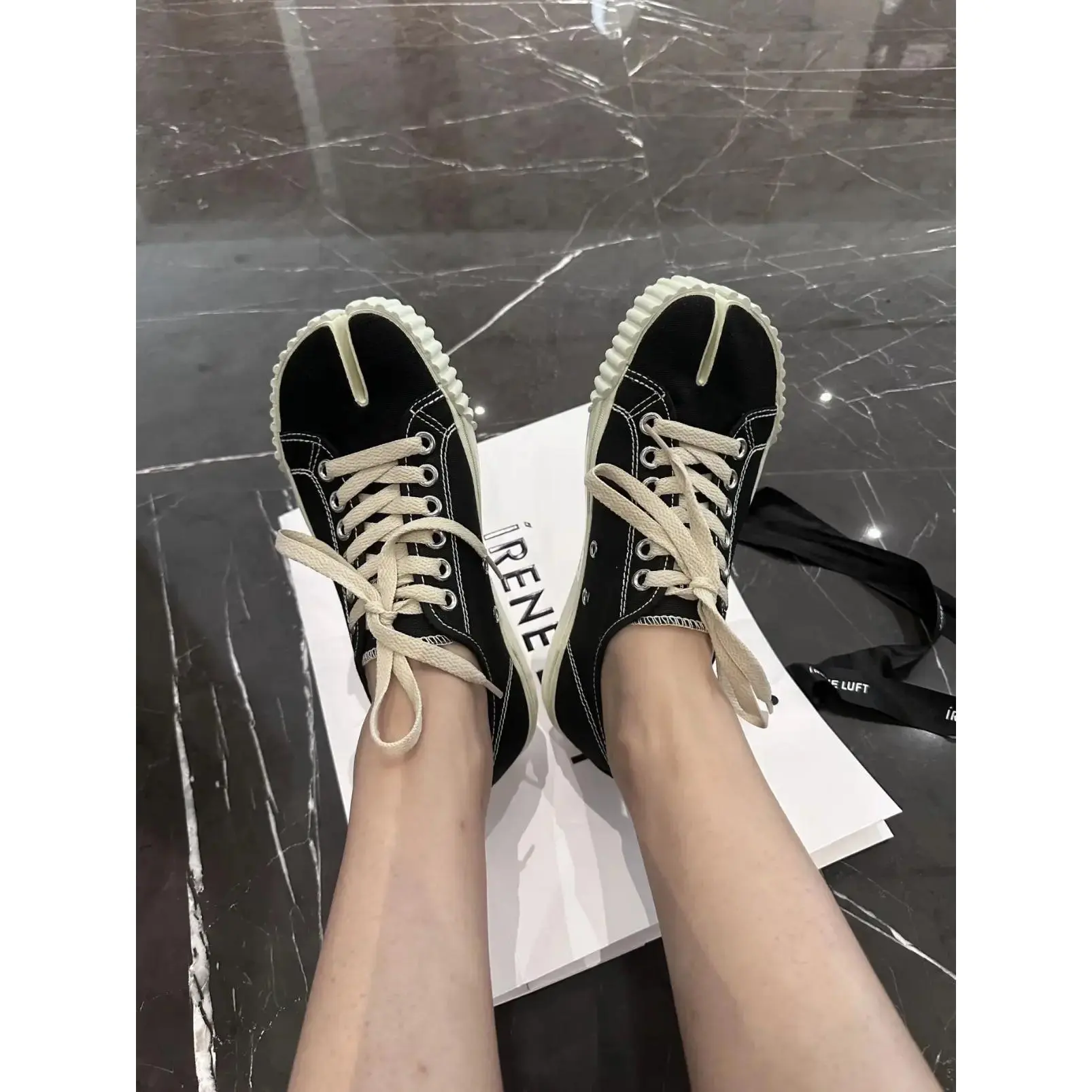 2026 New Trendy Canvas Sneakers, Black Low-top Lace-up Shoes, Lightweight & Versatile, Perfect for Casual Outings, Streetwear, Vacation & Everyday Matching for Ladies