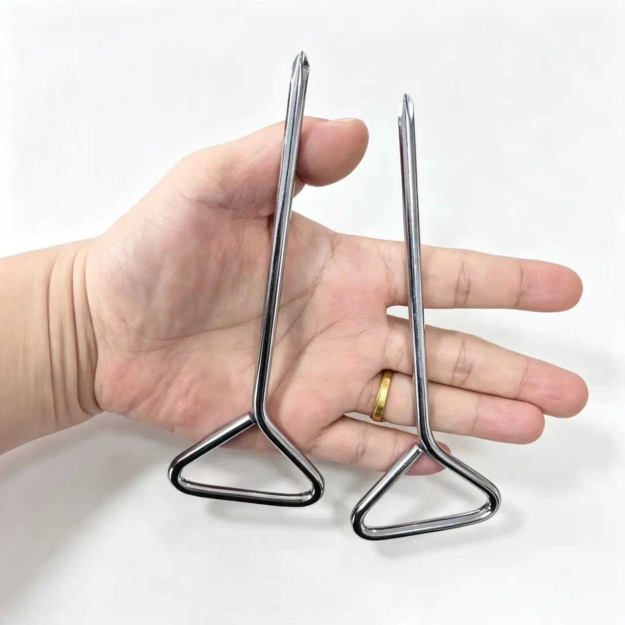 2-Pack Cross-Head Screwdrivers, Triangle Screwdriver, Simple Design, Triangular Handle for Less Effort, Ergonomic Grip, Ideal for DIY Projects