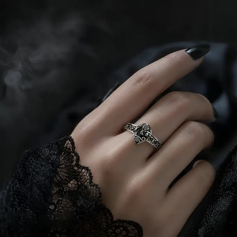 Vintage Gothic Teardrop Black Onyx Ring, Antique Silver Floral Vine Hollow Filigree Band, Band Width 4mm, Weight 6.8g, Nickel-Free Hypoallergenic, Witchy Dark Academia Accessory, Halloween & Birthday Statement Jewelry Gift for Women