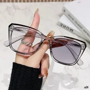 Women's Lightweight Multifocal Photochromic Reading Glasses - Progressive Light-Adaptive, Stylish Square Frames, Near & Far Vision, Gifts for Women, Ideal for Daily Wear & Outdoor Activities,summerwins