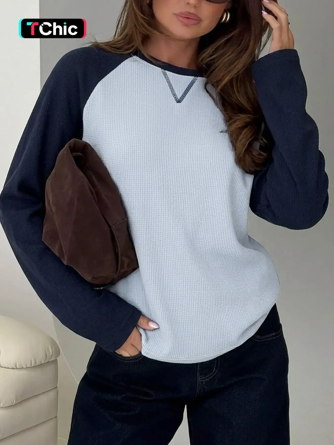 Women's Crew Neck Raglan Long Sleeve Top Contrast Color Spliced Shoulder X Stitch Detail Relaxed Loose Fit Casual Baseball Style Tee Crew Neck Tops