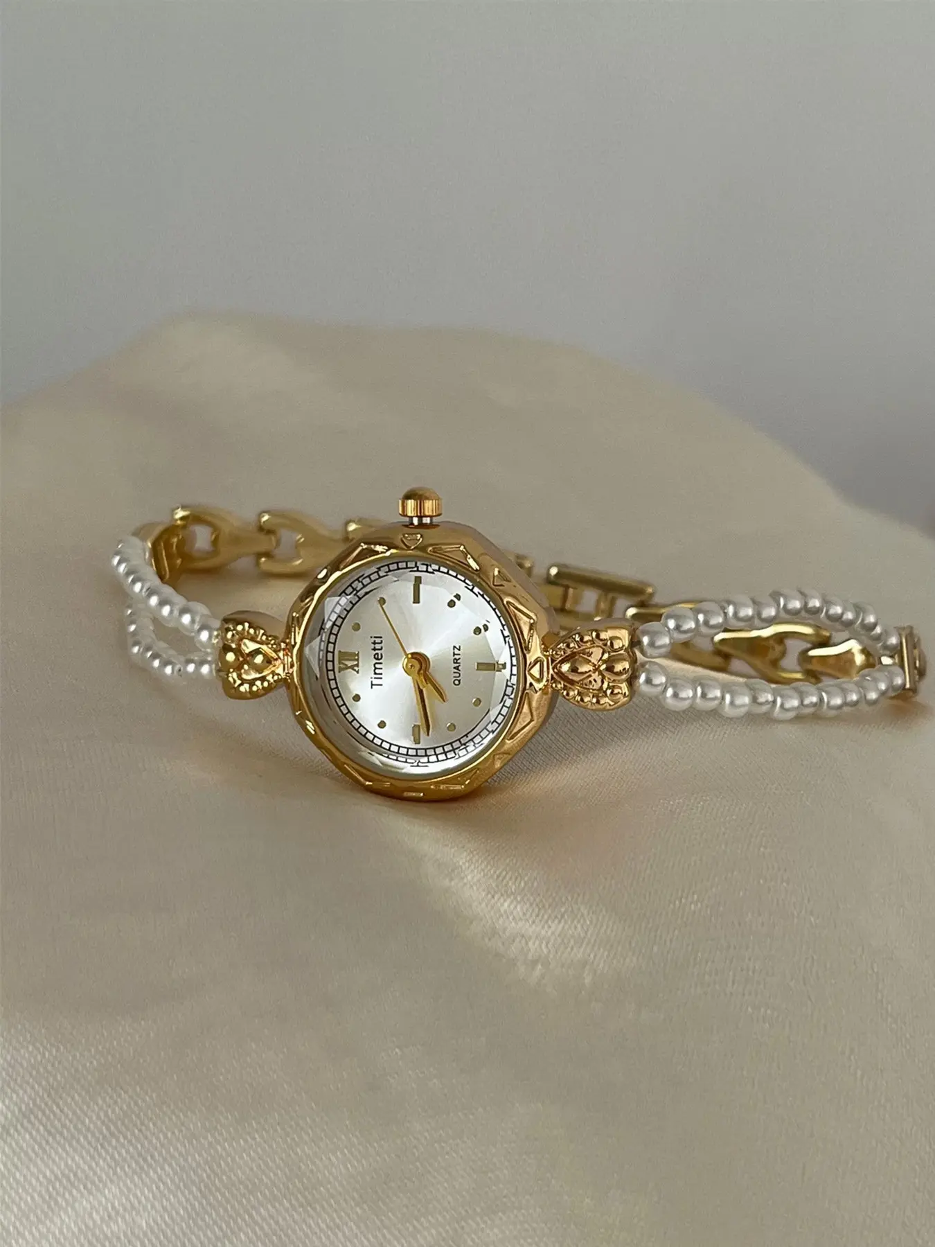 French Vintage Cream Style Dual Row Pearl Bracelet Watch, Fashion Quartz Watch, Fashionable Party Watch, Elegant and Refined, Perfect for Special Occasions, Unique Design Accessory