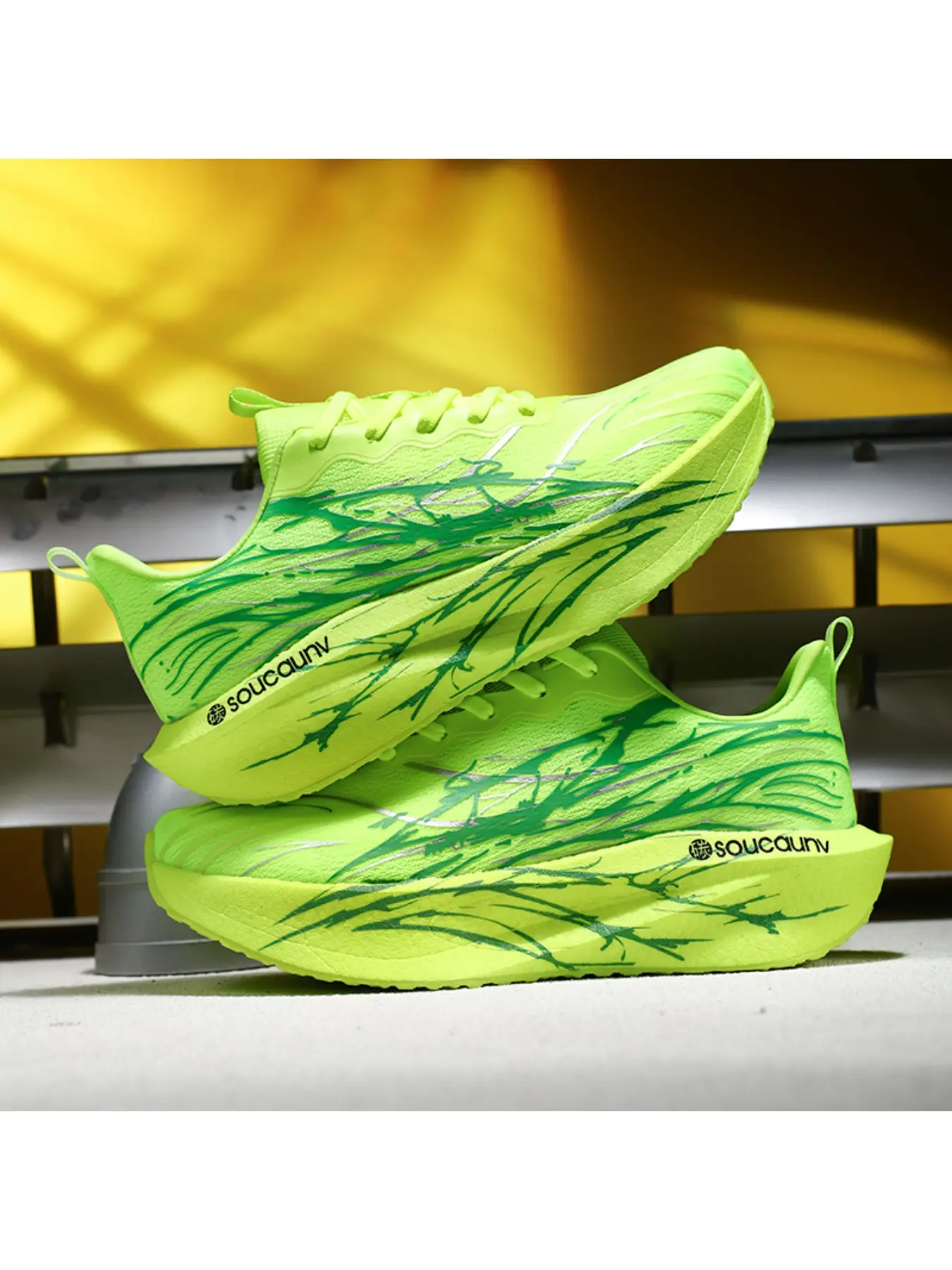 Ultra-Light Mesh Running Shoes, Breathable Non-Stuffy, Shock Absorption Rebound, Student Physical Fitness Test Special Sports Shoes