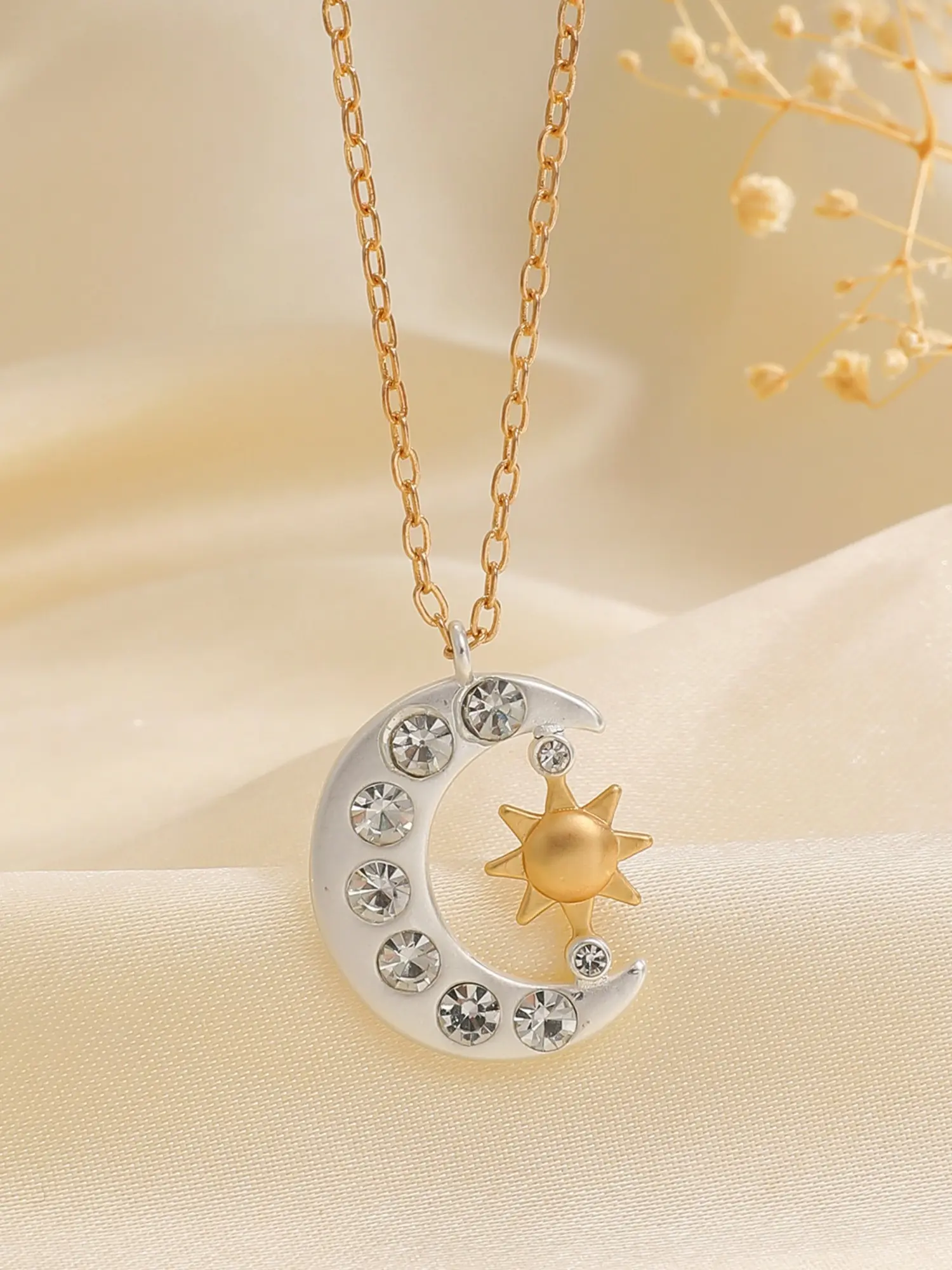 1Pcs Sun & Crescent Moon Rhinestone Necklace Minimalist Ins Luxury Style Two-Tone Gold Silver Star Moon Crystal Pendant Thin Chain Jewelry for Women Daily Commute Date Layering