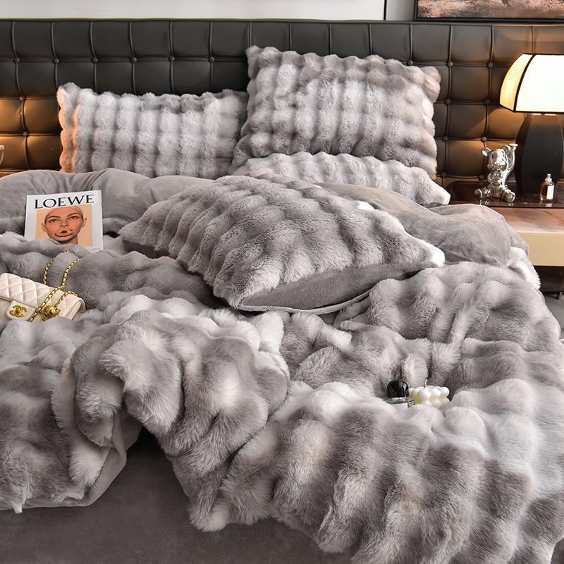 Solid Color Faux Fur Duvet Cover Set, 3 Counts/set Including 1 Duvet Cover & 1/2 Pillowcases without Filler, Room Accessories Soft Comfortable Bedding Set for Bedroom, Fuzzy Duvet Cover