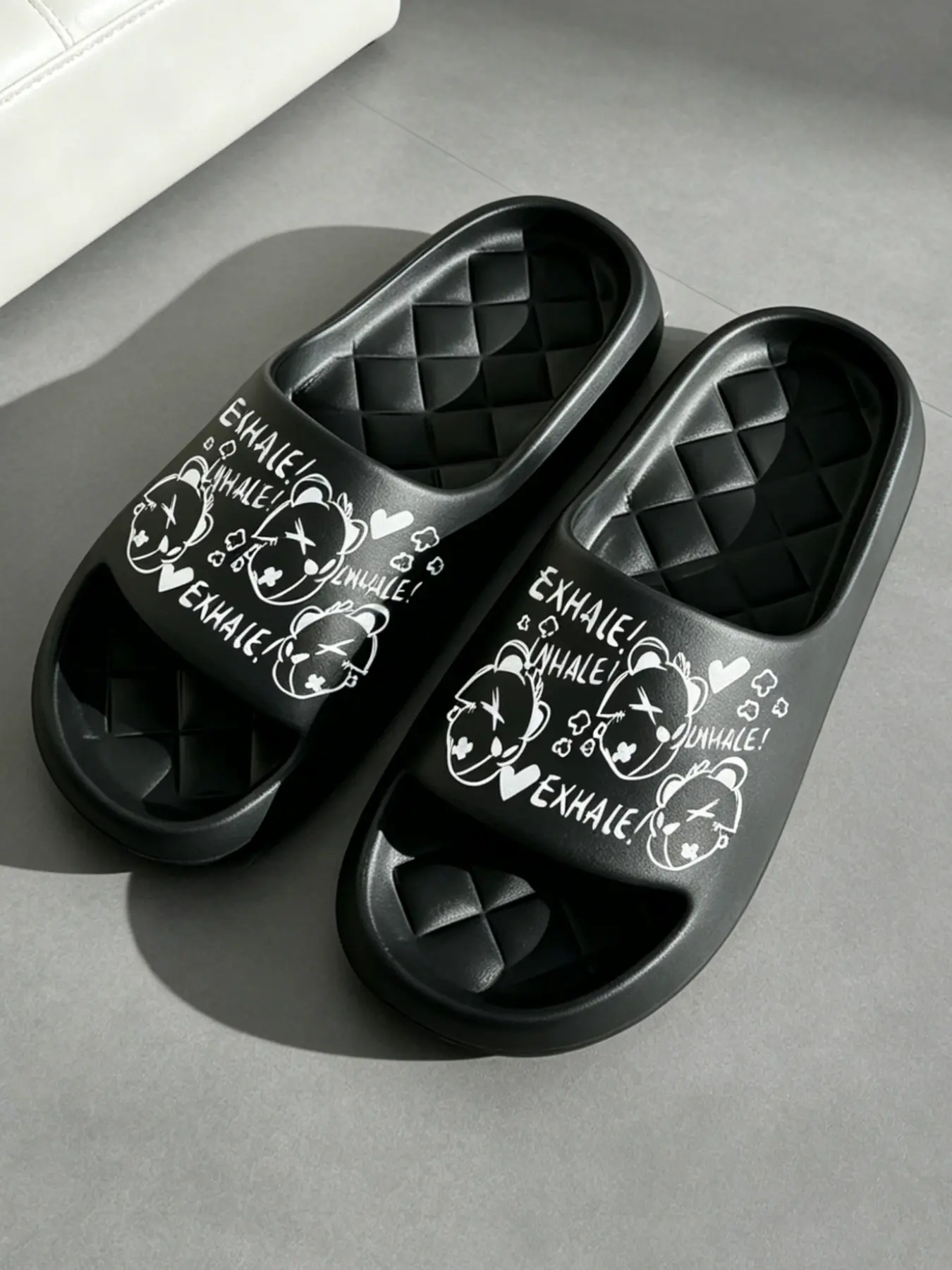 Cartoon Bear Print Cloud Slides, Soft Eva Thick Sole Non-Slip Pillow Slippers, Indoor Outdoor Casual Slide Sandals, Size Up for Wide Feet, Thick Soled Slippers