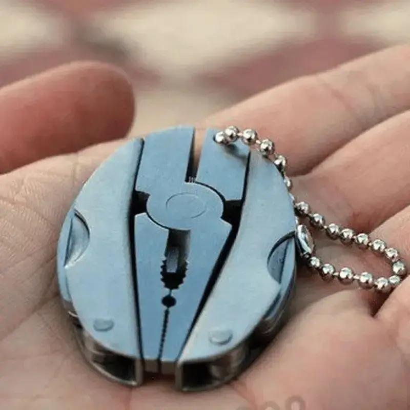 Portable Stainless Steel Multi-Tool Pliers Knife Keychain Screwdriver, Multifunctional Tool, Ideal for Outdoor Activities, Compact and Durable Design