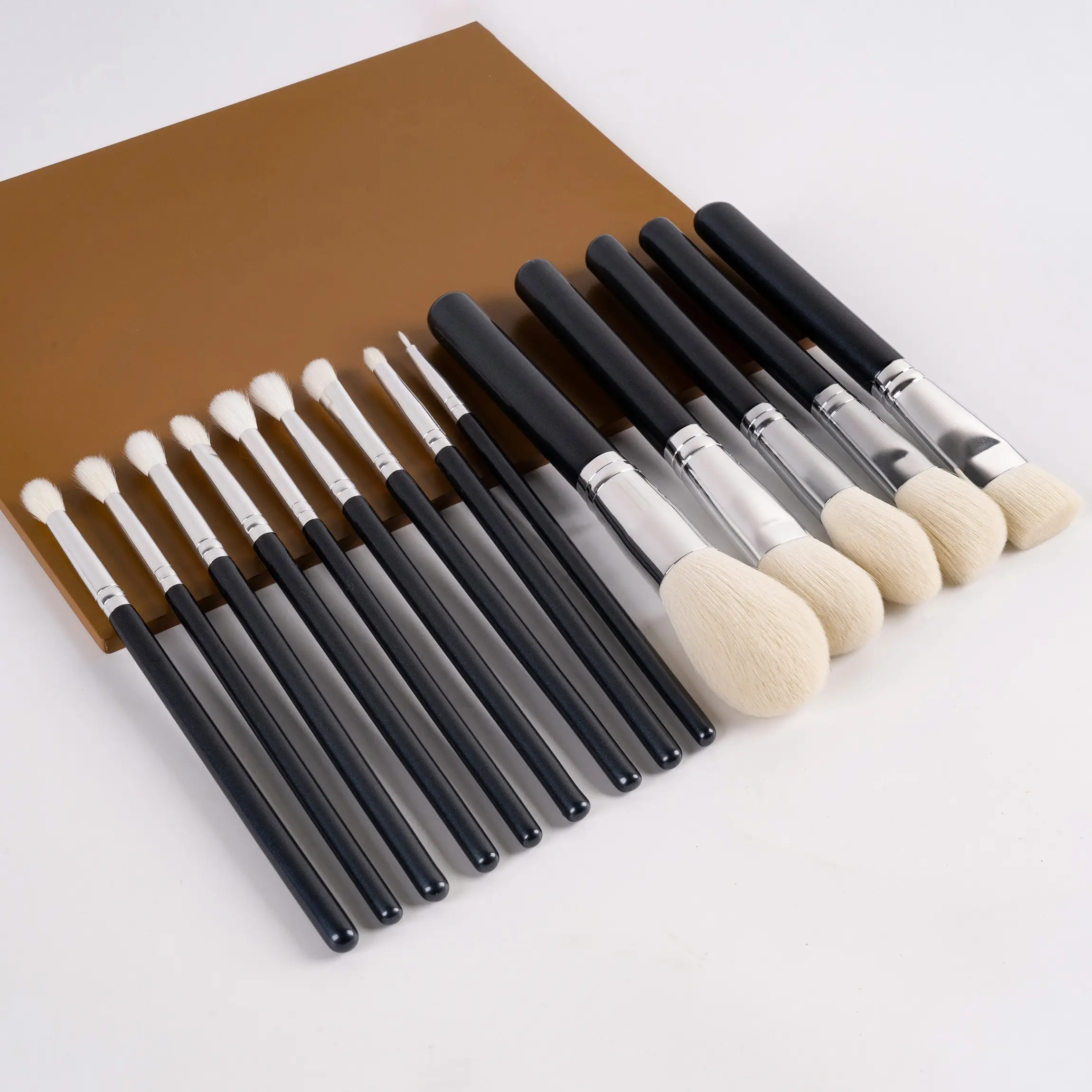 14-Piece Mountain Wool Makeup Brush Set, Portable Professional Kit, Loose Powder Brush, Foundation Brush, Eyeshadow Brush, Eyeliner Brush, Blush Brush, Brow Brush, Blender Brush, Ideal for Professionals and Beginners, Perfect Gift
