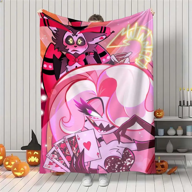 Hotel-Husk And Angel Sweet Interaction Pattern Printed Flannel Blanket, Made Of Skin-friendly Polyester, Lightweight, Comfortable, And Easy To Care For. Suitable For Home Use In The Living Room, Bedroom, Or On The Sofa, And Versatile For Travel