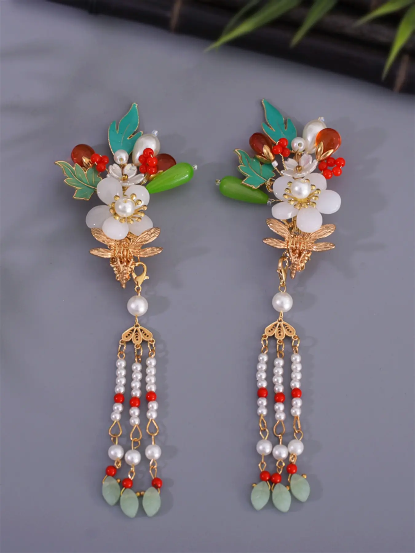 2pcs Vintage Chinese Flower Dragonfly Side Barrettes, Pearl Tassels, Imitation Jade Hair Clips, Oriental Wedding Cosplay Accessories