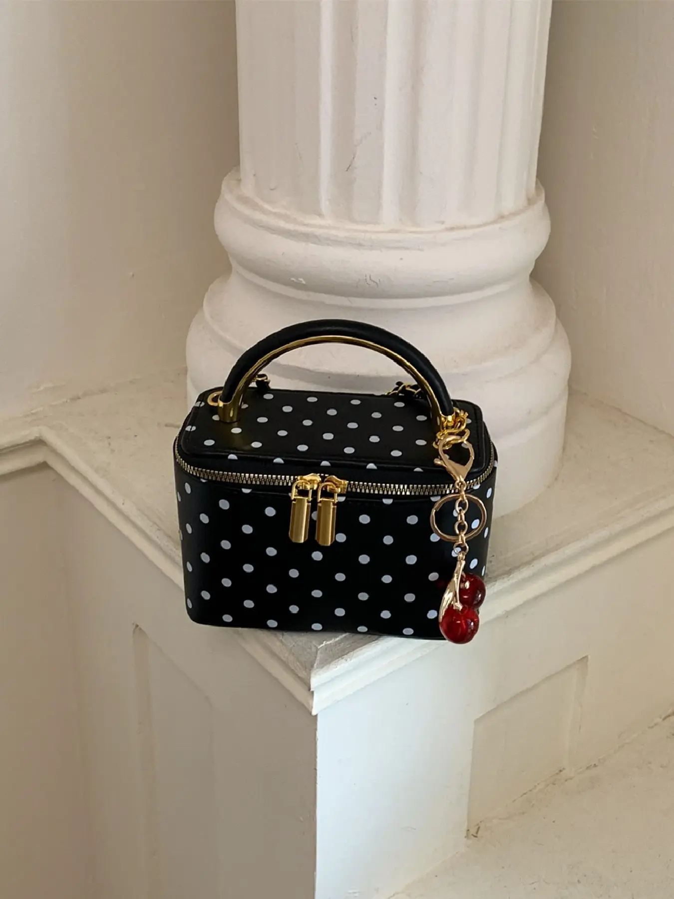 Vintage Polka Dot Small Square Box Handbag for Women, Cherry Charm Elegant Chain Fashion Casual Crossbody Bag, Versatile Shoulder Bag