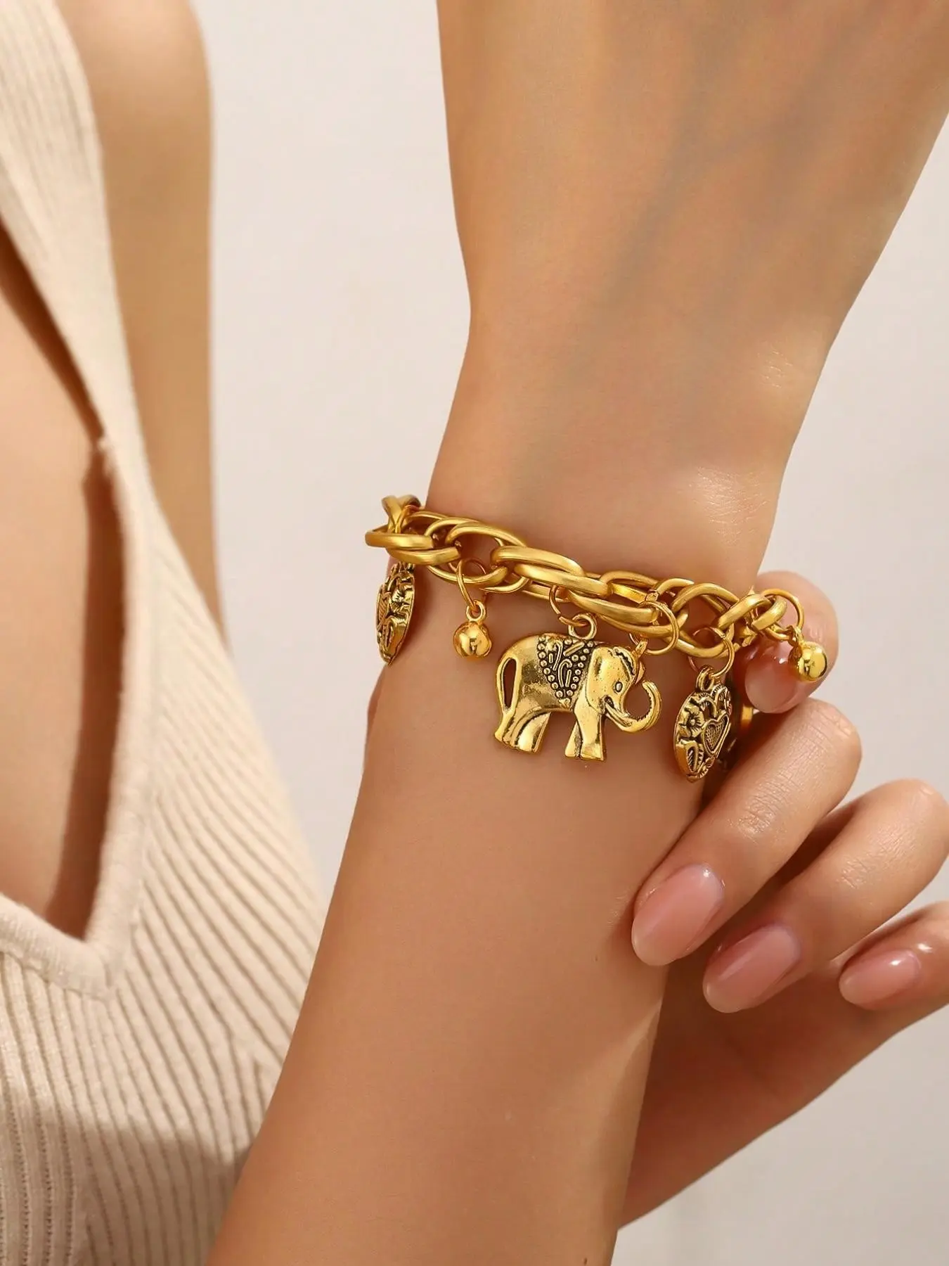 1pc Fashionable High-End Bohemian Vintage Carved Heart-Shaped Elephant Anklet Bracelet, Summer Beach Jewelry, Suitable For All Occasions, Best Gift Choice