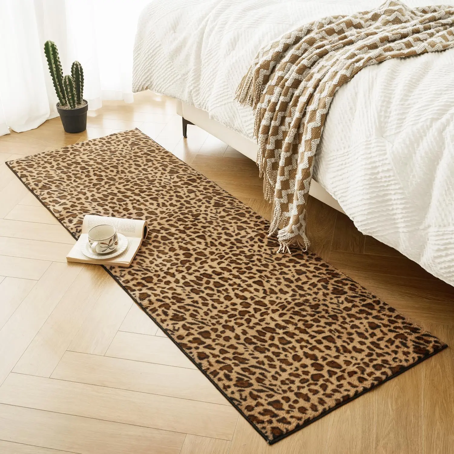 Leopard Print Runner Rug for Hallway Washable Rugs 17x47 Inch   Rug Non Slip Kitchen Rugs Laundry Room Rug Bathroom Mat Soft Floor Carpet Runners for Bedroom Entryway  Decor