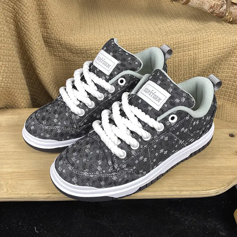 Black Ditsy Floral Jacquard Skate Shoes Chunky White Twisted Rope Laces Two-Tone White Black Platform Canvas Sneakers Unisex Streetwear