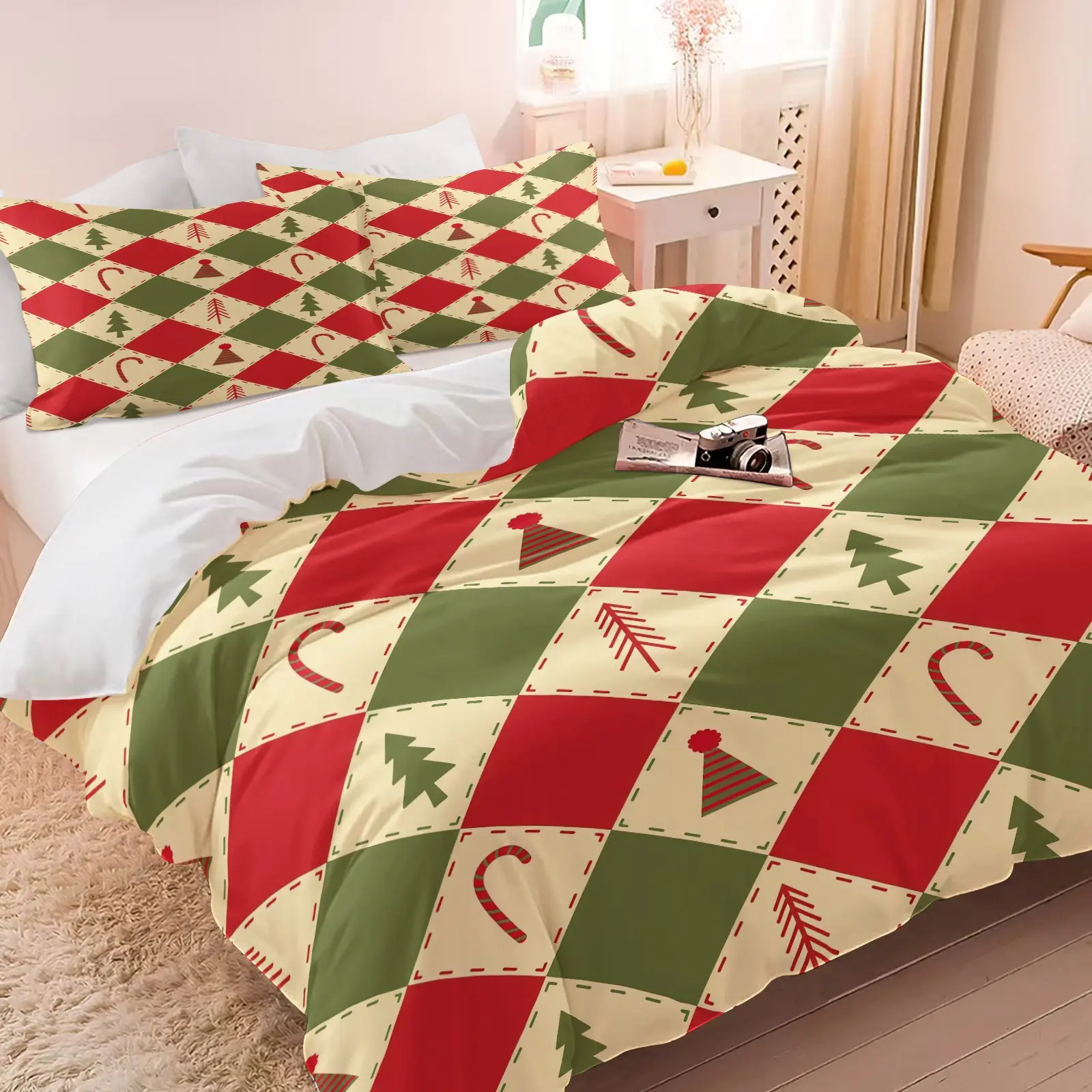 Christmas Themed Duvet Cover Set with Red & Green Floral Pattern, Fashionable & Versatile for Indoor Decoration, Ideal Christmas & Holiday Gift for Teens and Adults. Includes 1 Duvet Cover and 1 or 2 Pillowcases, Duvet Insert & Pillow Inserts NOT INCLUDED