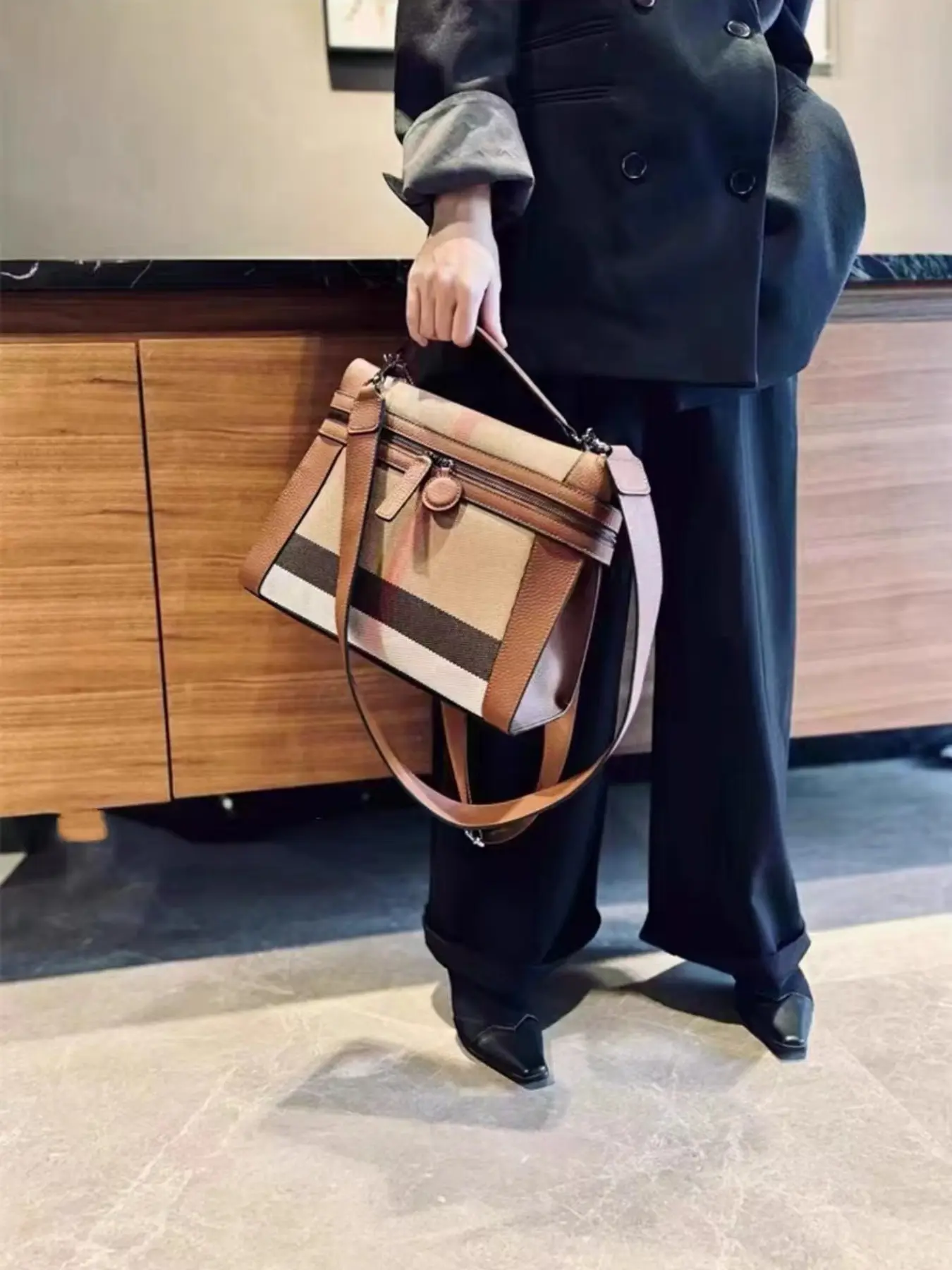 New 2026 Large Capacity Women's Handbag, High-End Plaid Boho Style Genuine Leather Canvas Casual Bag, Fashionable Daily Shoulder Crossbody Bag