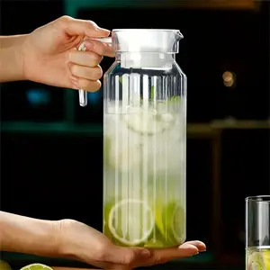 Durable Water Jug with Lid, Ideal for Homemade Juices, Iced Tea, Milk Drinks, Kitchen Utensil, Resistant to Drops