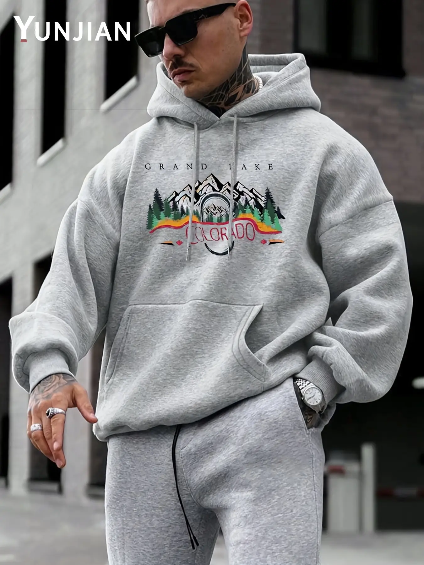 Vintage Colorado Mountains Print Fleece Sweatshirt, Men's Loose Fit Graphic Streetwear, Casual H-Type Fall & Winter Outerwear