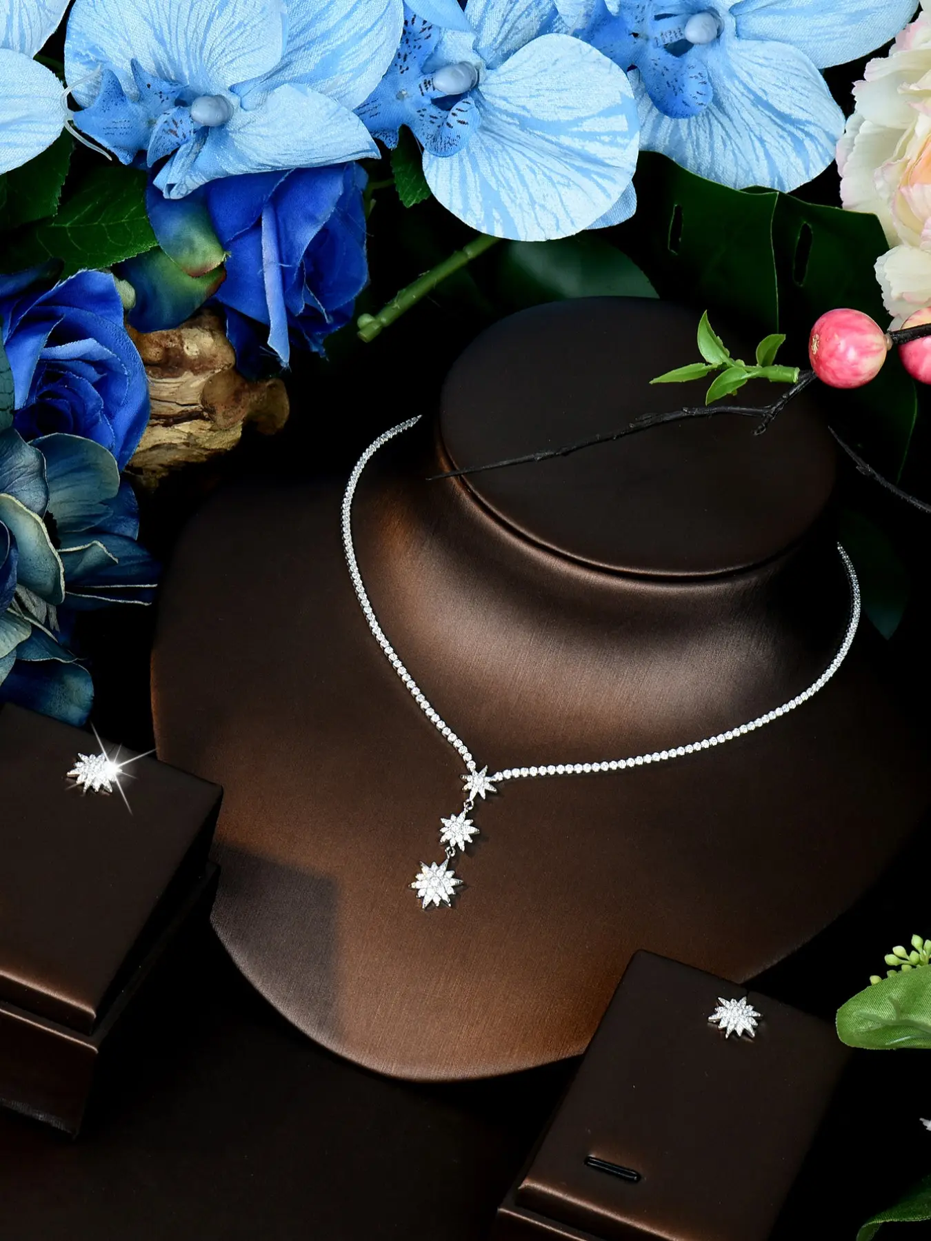 Elegant Two-Piece Jewelry Set, Sparkling Zirconia Snowdrop Design Necklace and Earrings, Luxury Accessory for Women