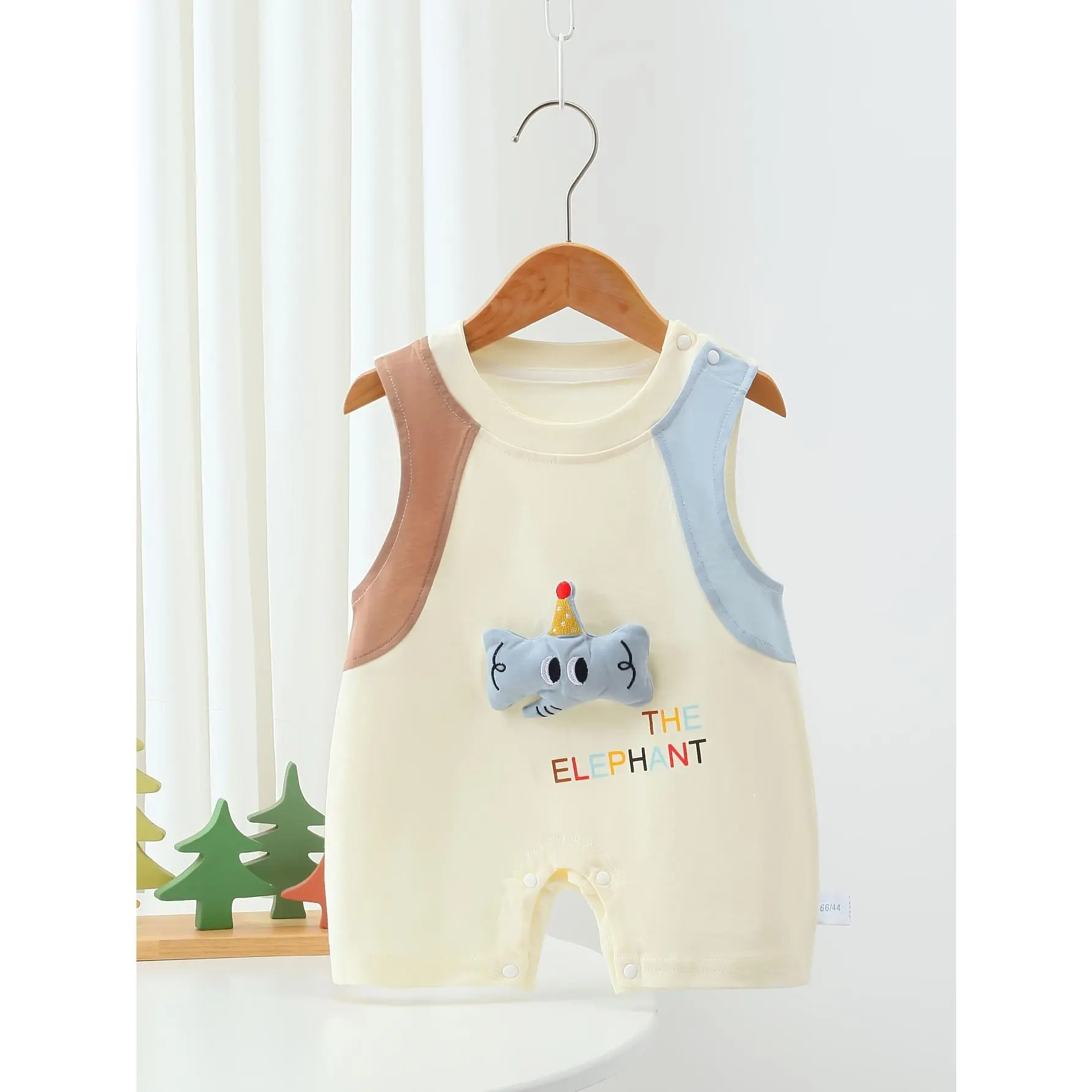 Children's Sleeveless Romper, Summer Pure Cotton Breathable Onesie, Unisex Baby Outdoor and Home Wear, Contrast Color Three-Dimensional Elephant Decoration Round Neck Crawling Suit, Snap Button for Easy On and Off, Cartoon Infant and Toddler Onesie