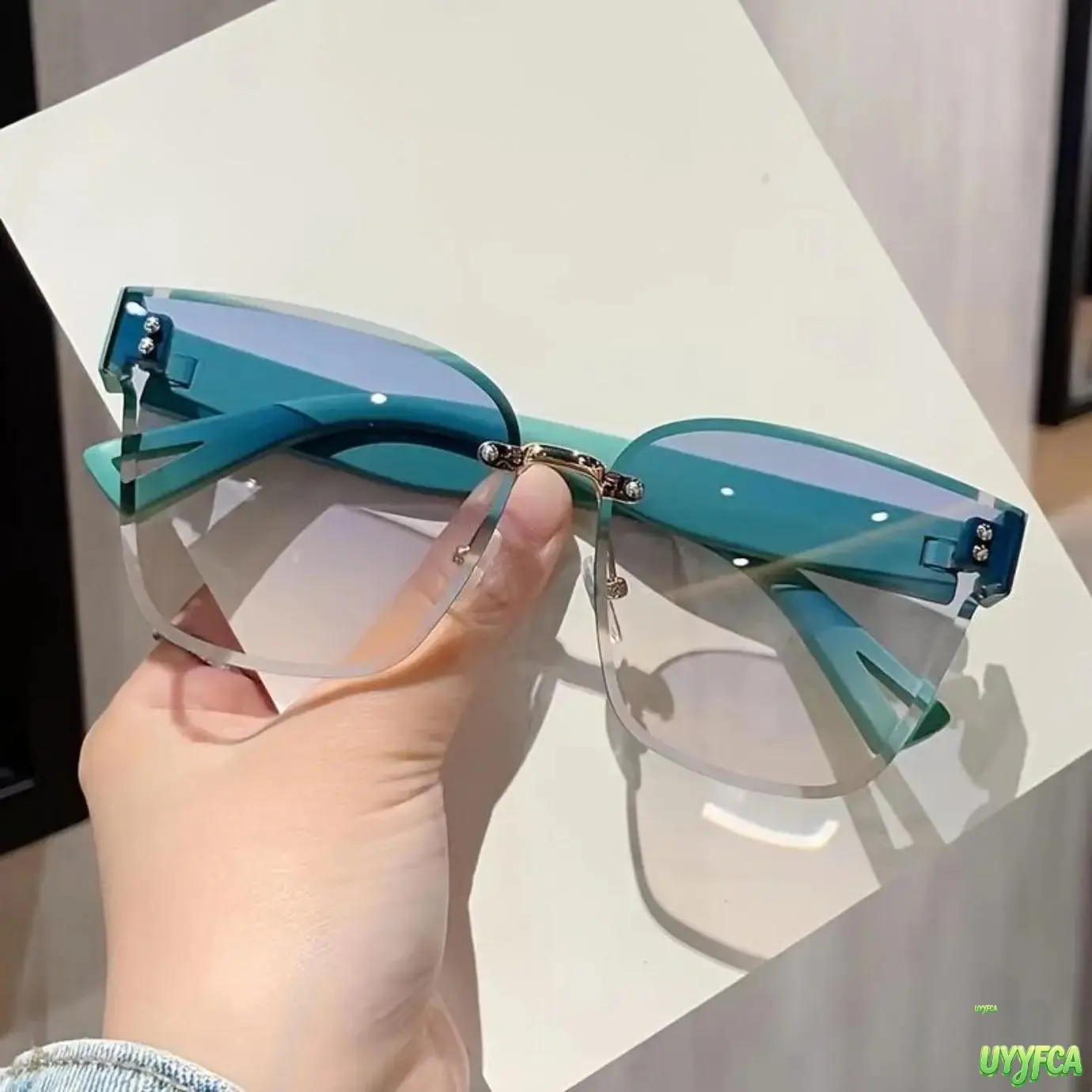 Rimless Square Cut Edge Gradient Lens Sunglasses For Women Men, Hollow Cutout Temple Frameless Sun Glasses, Oversized Wide Lightweight UV Protection Shades,Fashion Eyewear For Beach Travel Driving Daily Street Matching