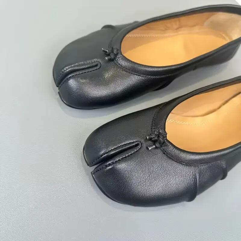 Fashion Hot PU Leather Tabi Shoes Women Handmade Women Flats High Quality Shoes Luxury Design Split-Toe Mules Shoes