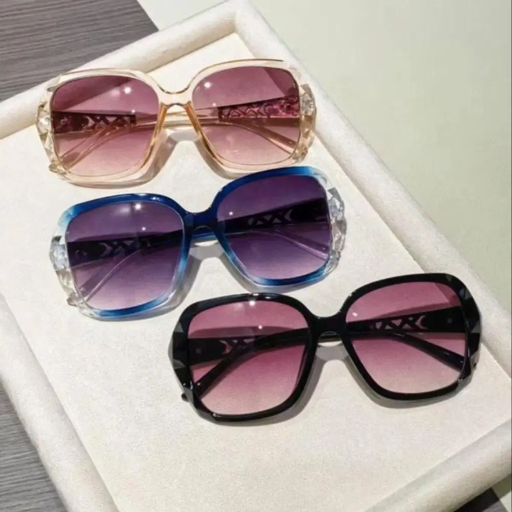 2026 new 3-Pack Unisex Heart Shaped Sunglasses For Women, Retro Soft Tinted Fashion Lenses With One-Size Casual Frame, Cute Trendy Statement Shades Perfect ,Summer Photo Statement Accessory