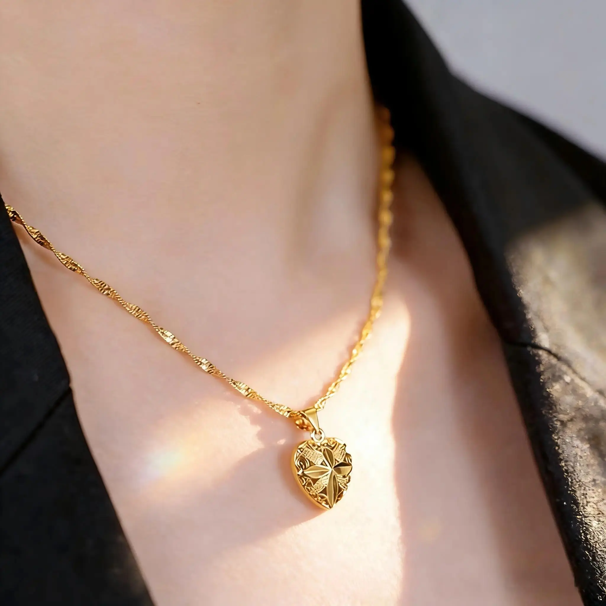 18K Gold Plated 3D Heart Necklace, Heart Element Design, Minimalist & Versatile Style, Perfect forDaily Wear, Suitable for Ramadan, Valentine's Day and Other Occasions