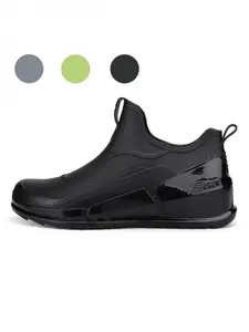 Seamless integrated waterproof short work rain shoes, oil-resistant compact upper, wide slip-proof outsole for slippery floors, protective footwear for auto maintenance, kitchen cleaning and seafood stall work