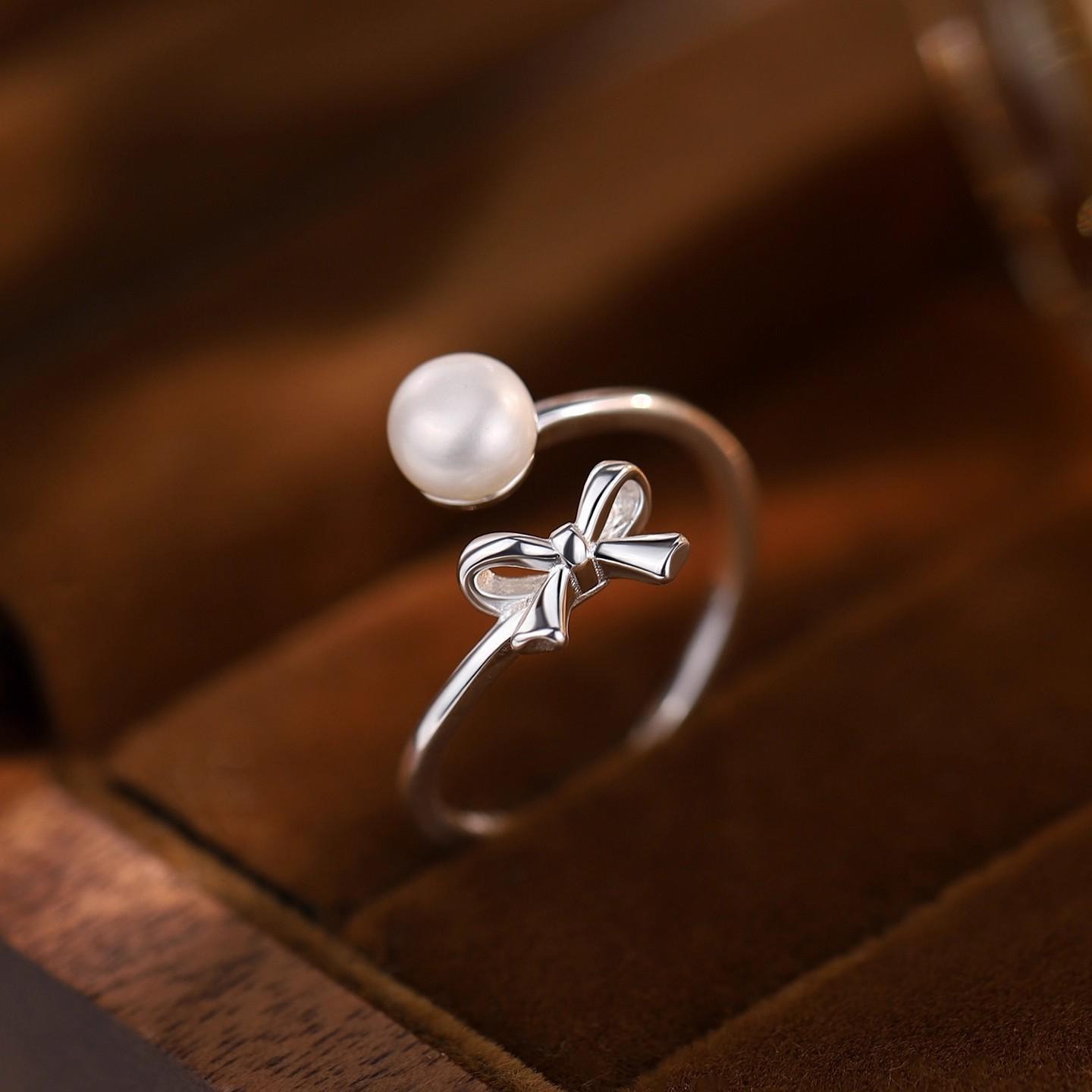 Women's Light Luxury Bowknot Pearl Ring, Open Band, Minimalist & Premium Index Finger Ring