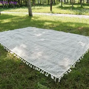 Crochet Lace Tassel Picnic Blanket, Hollow Knit Lightweight Foldable Outdoor Rug, Breathable Portable Ground Mat for Garden Picnic, Backyard BBQ, Camping & Bohemian Outdoor Party