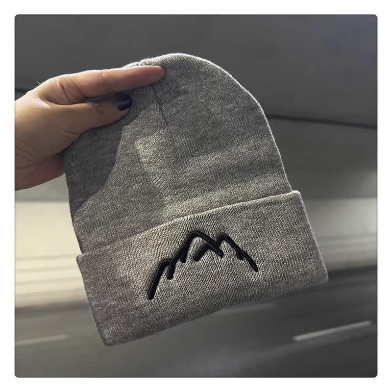 Korean Style Easy Embroidered Mountain Hat for Men And Women, Perfect for Outdoor Activities, Featuring a Joker Design for Ear Warmth in Cold Weather