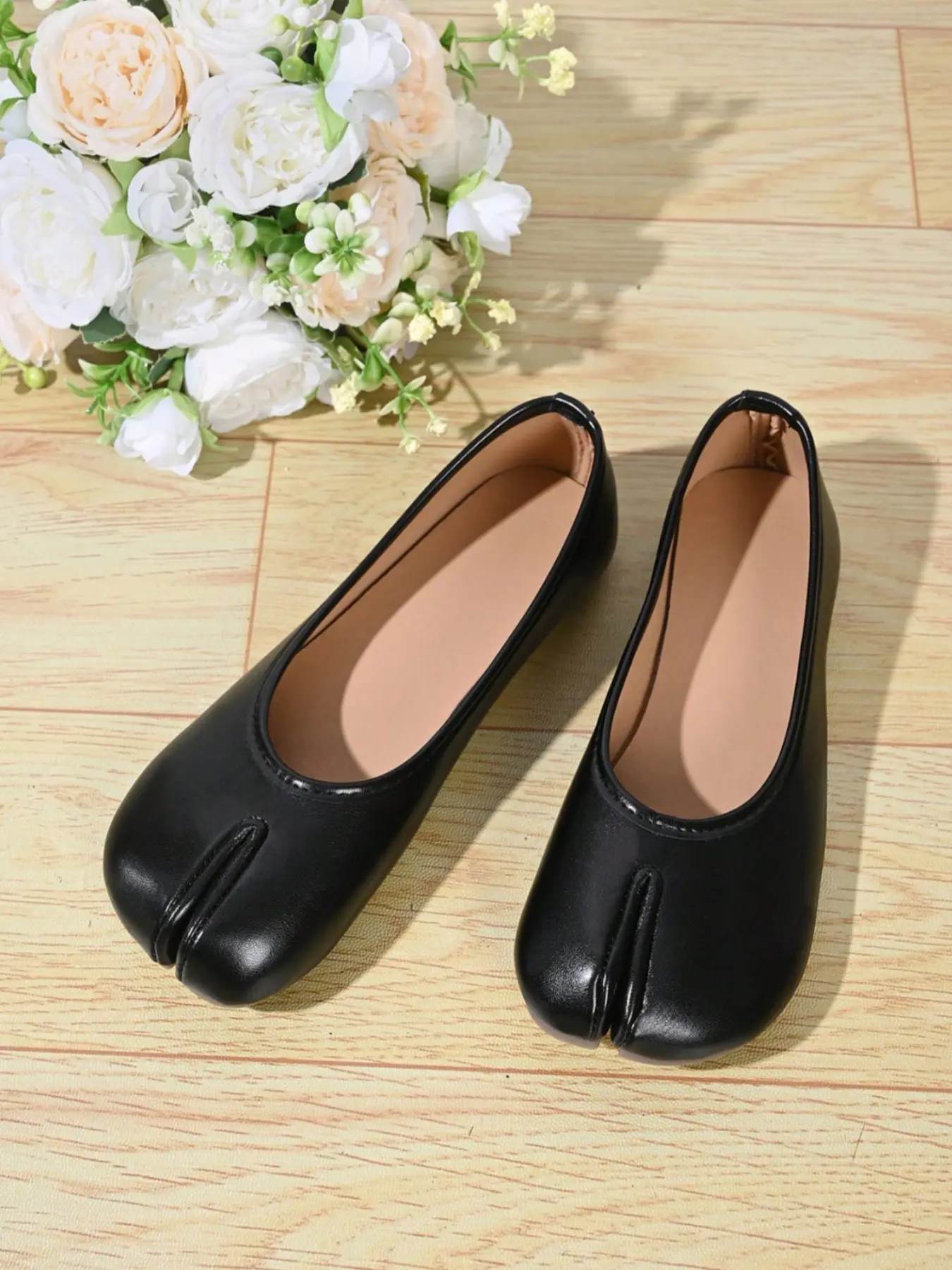 Women's Split-Toe Loafer Flats - Rounded Toe Box, Vintage-Inspired Slip-On Casual Shoes