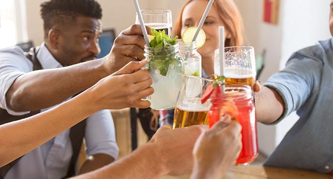 Kismile Ice Makers Countertop with Handle,8 Cubes in 6 Mins,Portable Ice Maker Machine with Self-Cleaning for Home/Office(Purple)