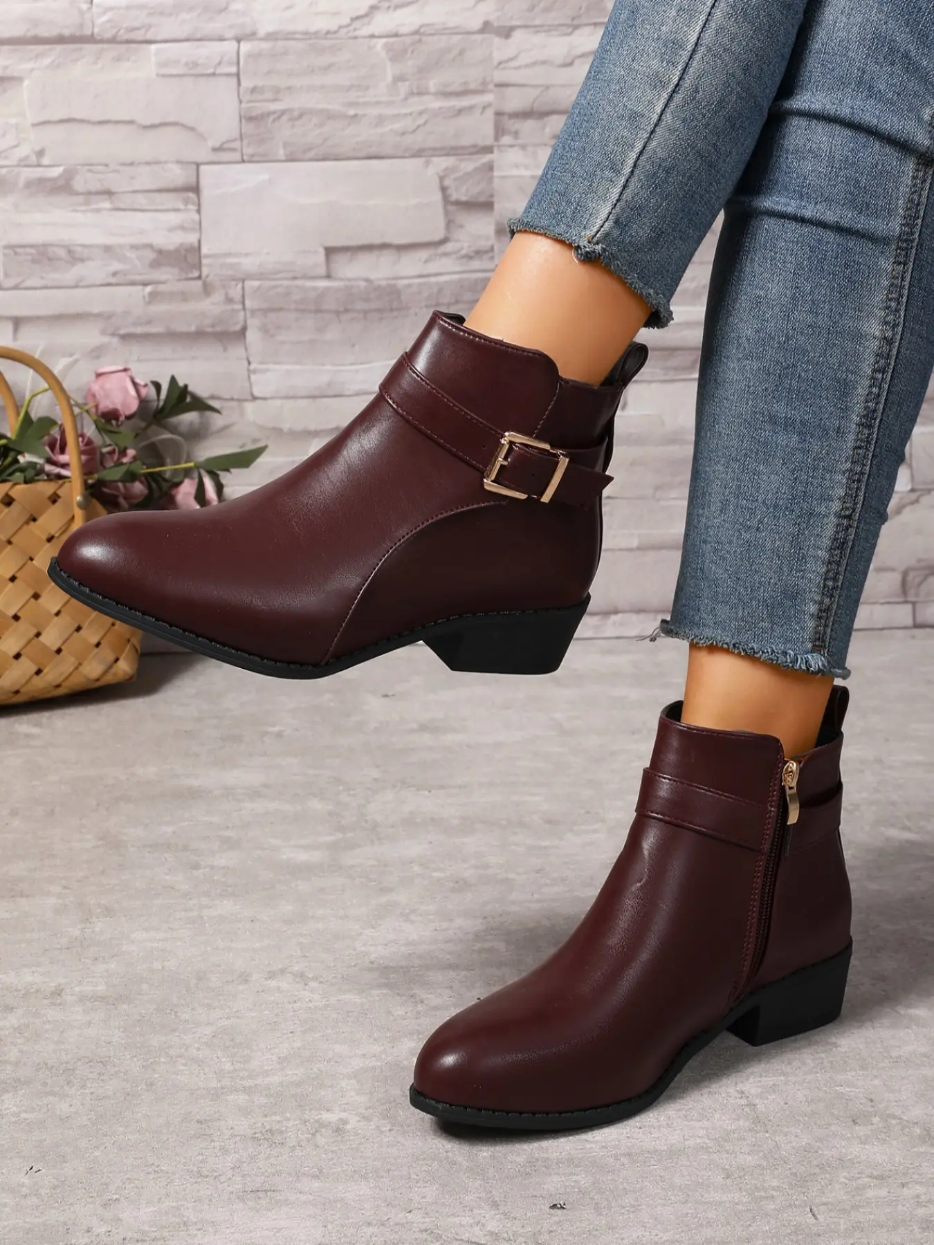 Metal Buckle Low Heel Short Boots, Round Toe Boot with Zipper, Soft Leather Side Zipper, Versatile Ankle Boot for Commuting, PU Leather Boots, Women's Fashionable Footwear